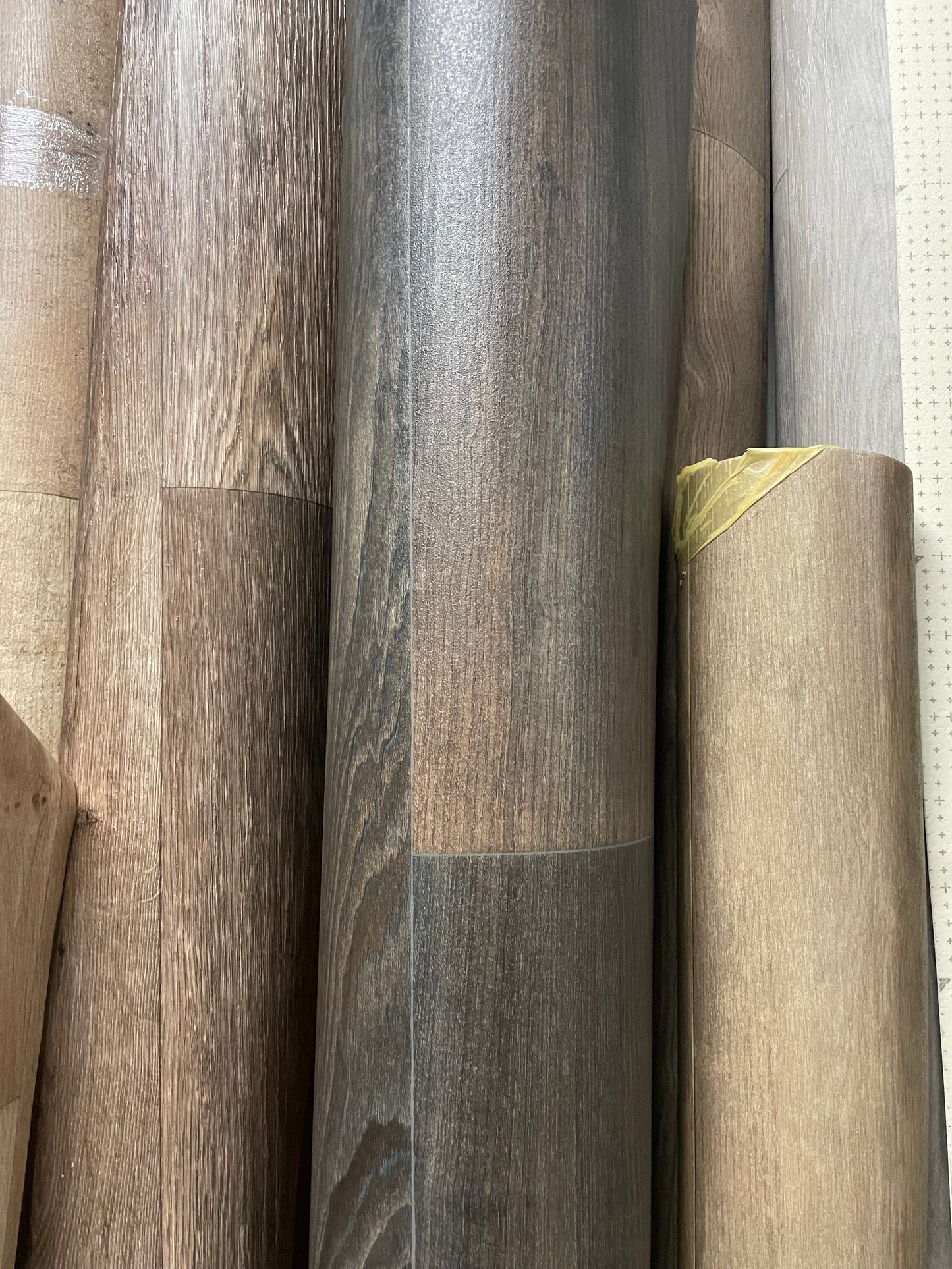 Donker Gerookt Eiken Vinyl Restpartij |
2,55x4,00mtr - Vinylrestpartij.nl