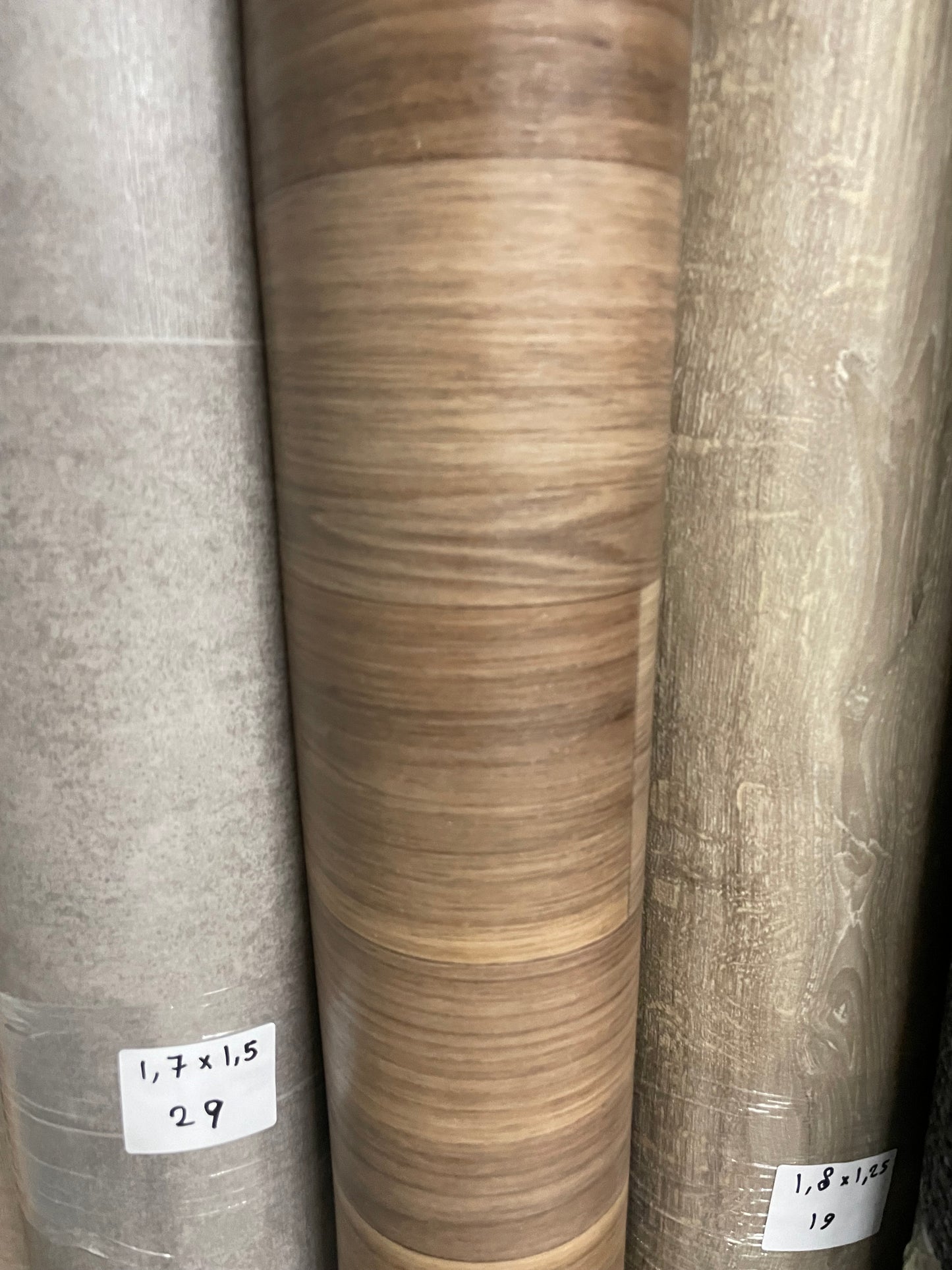 Donkerbruin Eiken Vinyl Restpartij | 1,00x1,20mtr - Vinylrestpartij.nl