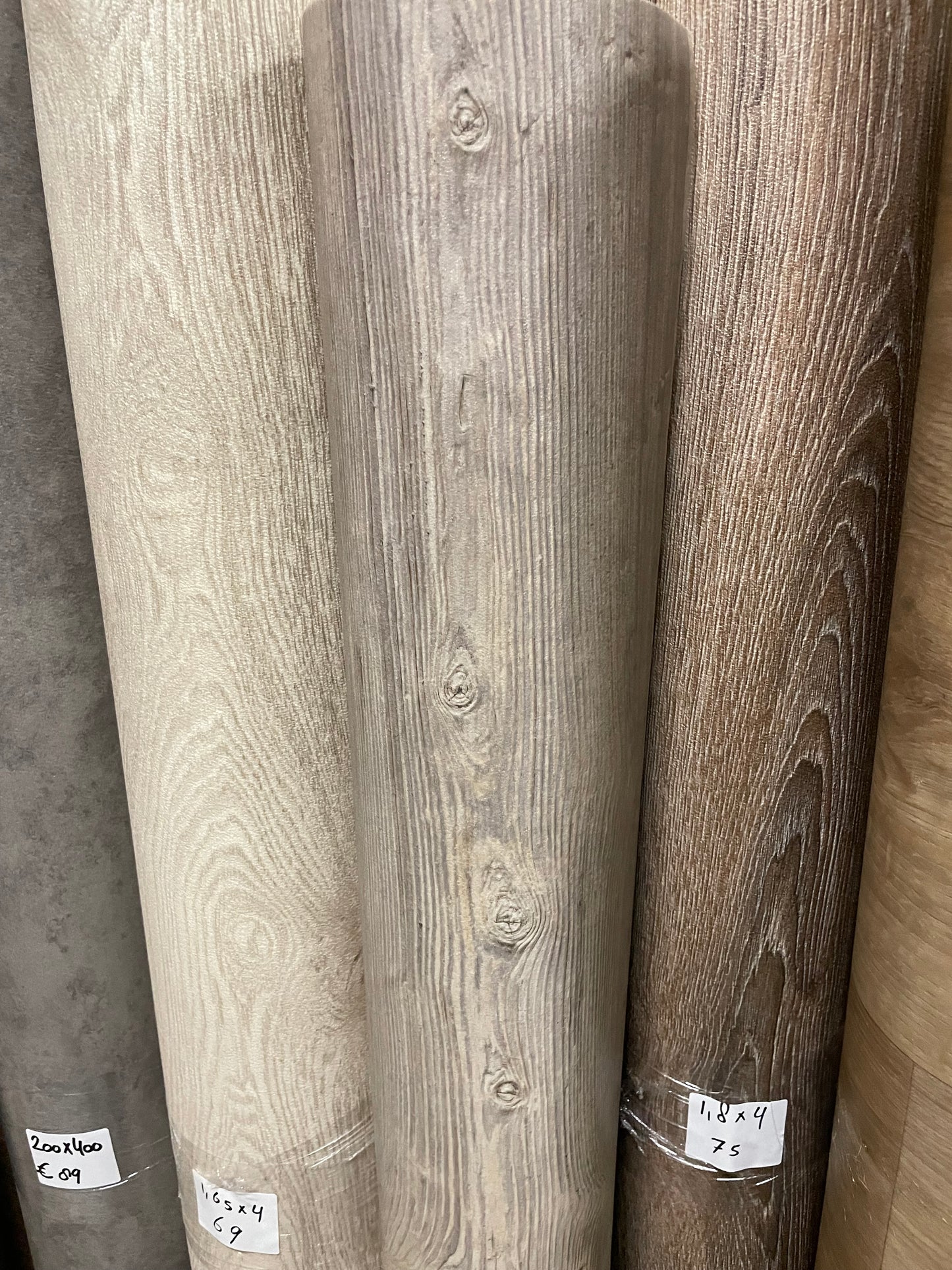 Grijsbruin Pijnboom Vinyl Restpartij | 1,40x4,00mtr - Vinylrestpartij.nl