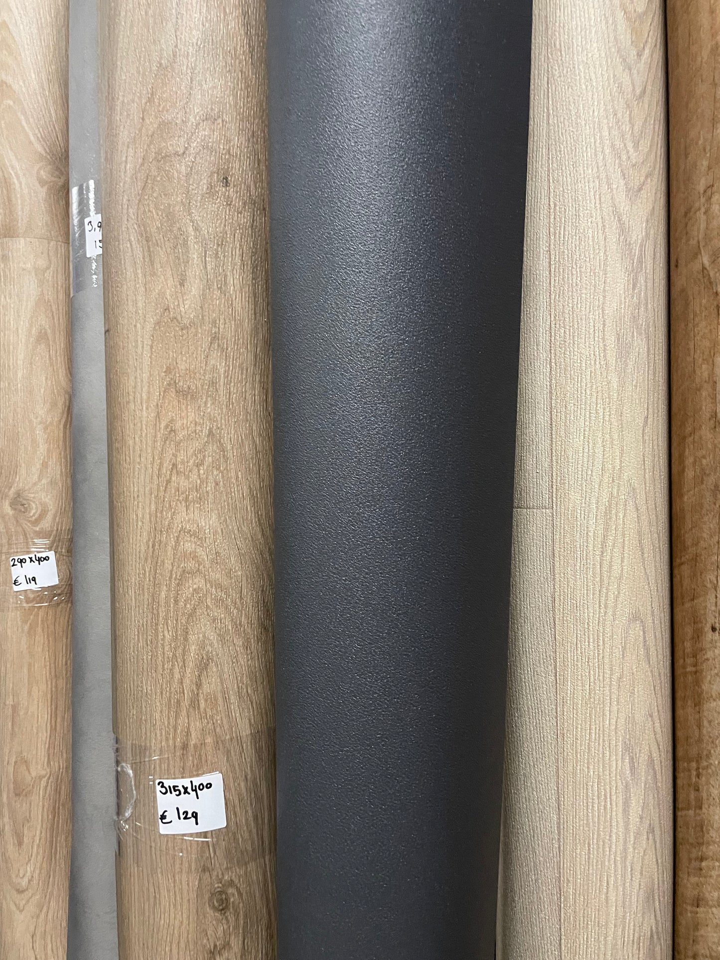 Zwart Vinyl Restpartij | 2,20x3,90mtr - Vinylrestpartij.nl