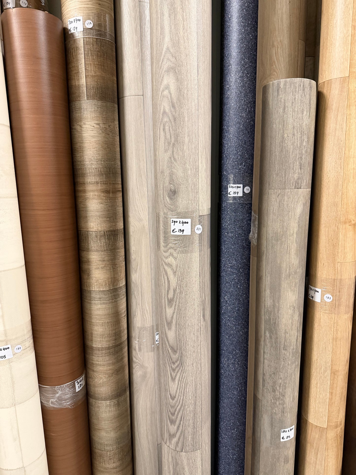 Licht Grijsbruin Eiken Vinyl Restpartij |
2,90x4,00mtr