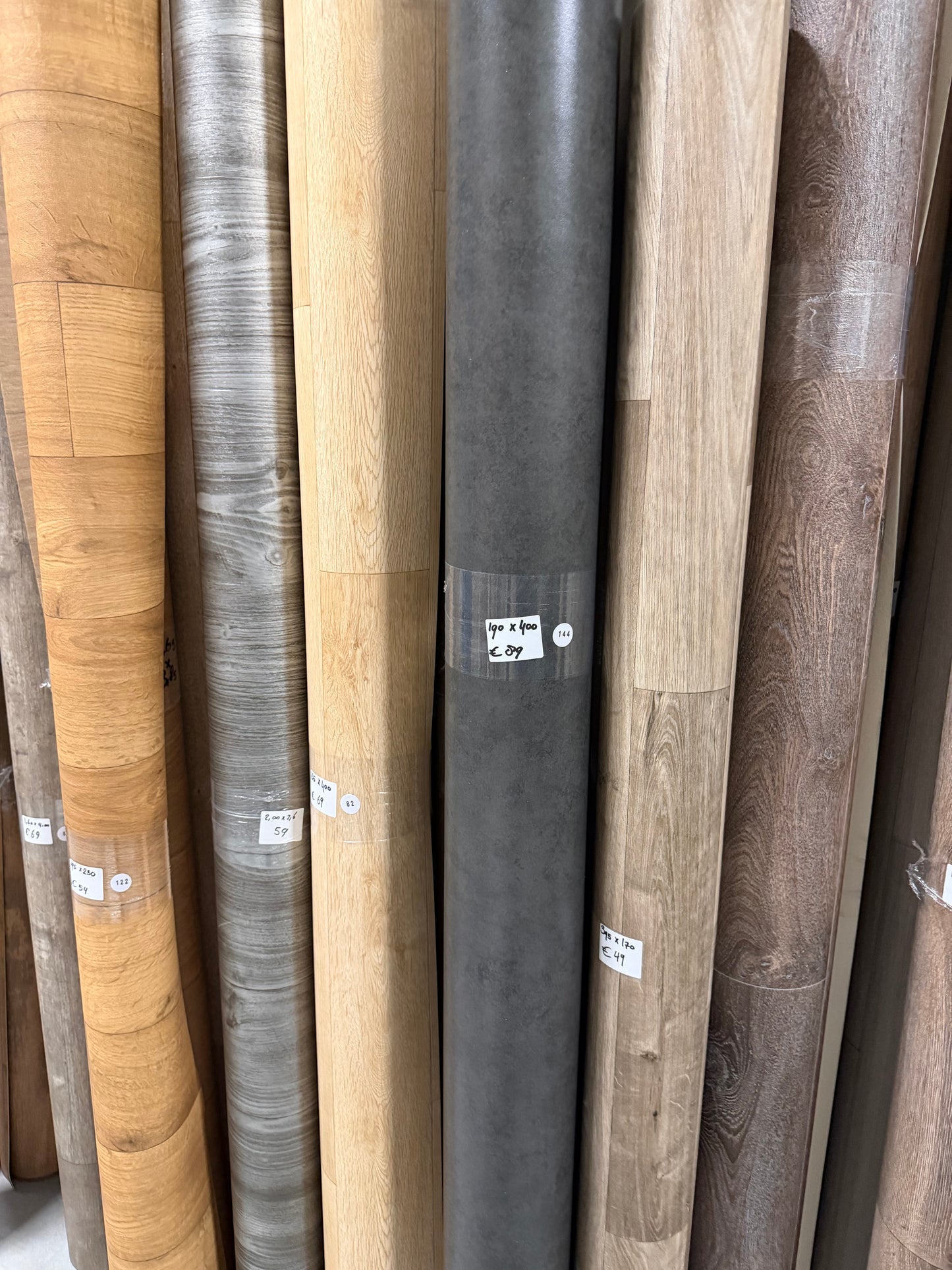 Forbo Novilon Donker Egaal Beton Vinyl Restpartij |
1,90x4,00mtr - Vinylrestpartij.nl 