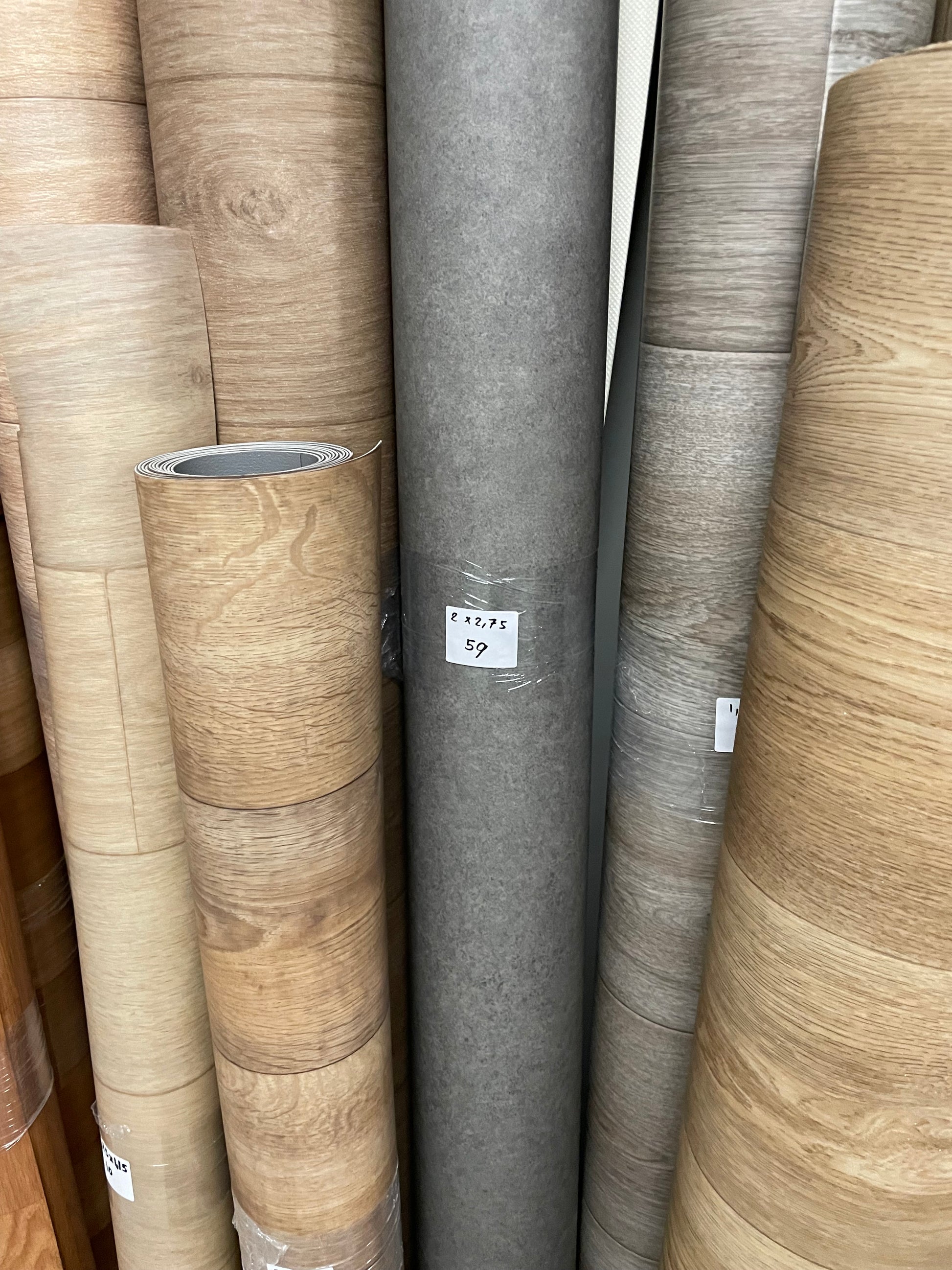 Grijs Egaal Betonlook Vinyl Restpartij | 2,00x2,75mtr - Vinylrestpartij.nl 