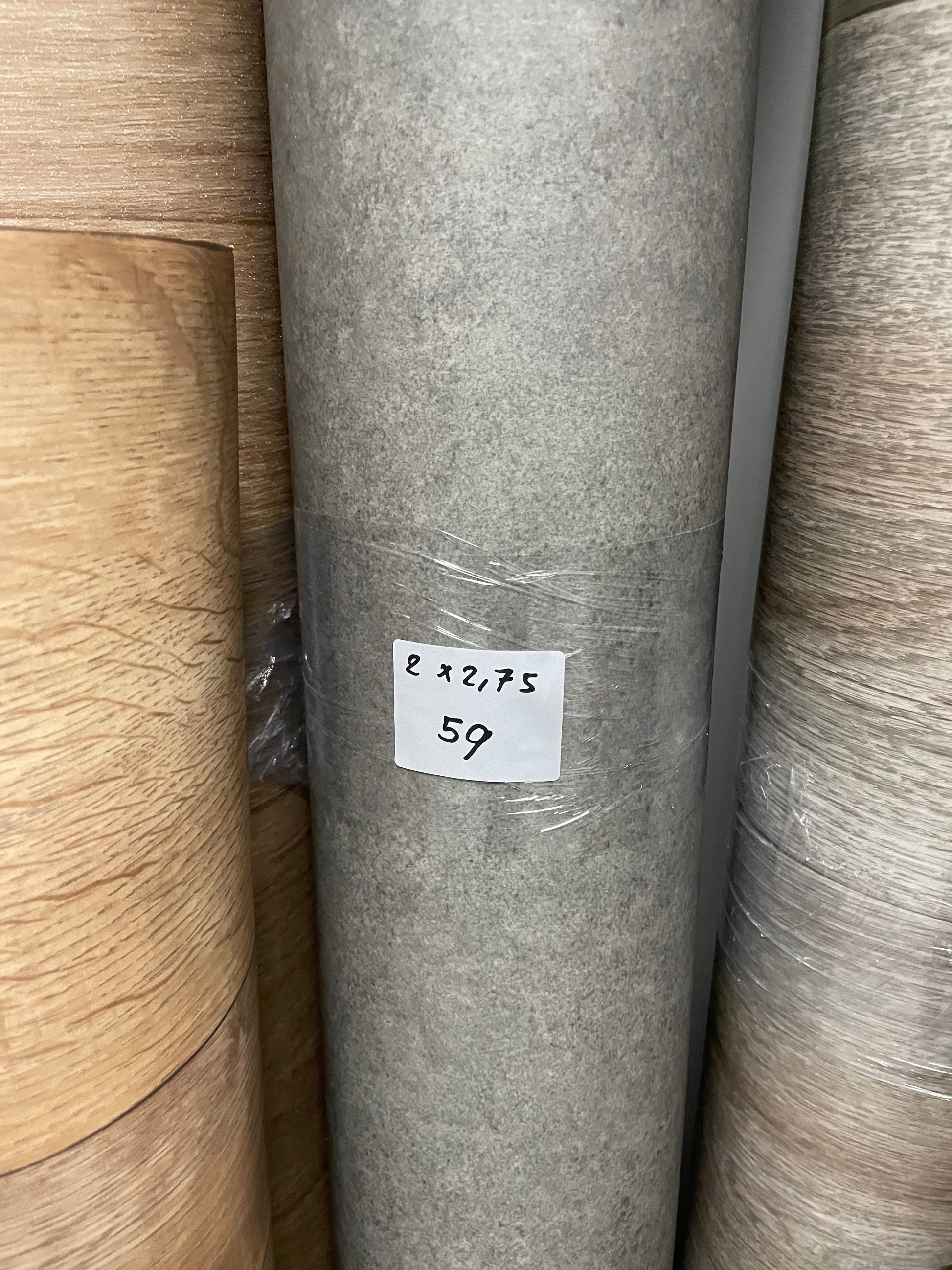 Grijs Egaal Betonlook Vinyl Restpartij | 2,00x2,75mtr - Vinylrestpartij.nl 