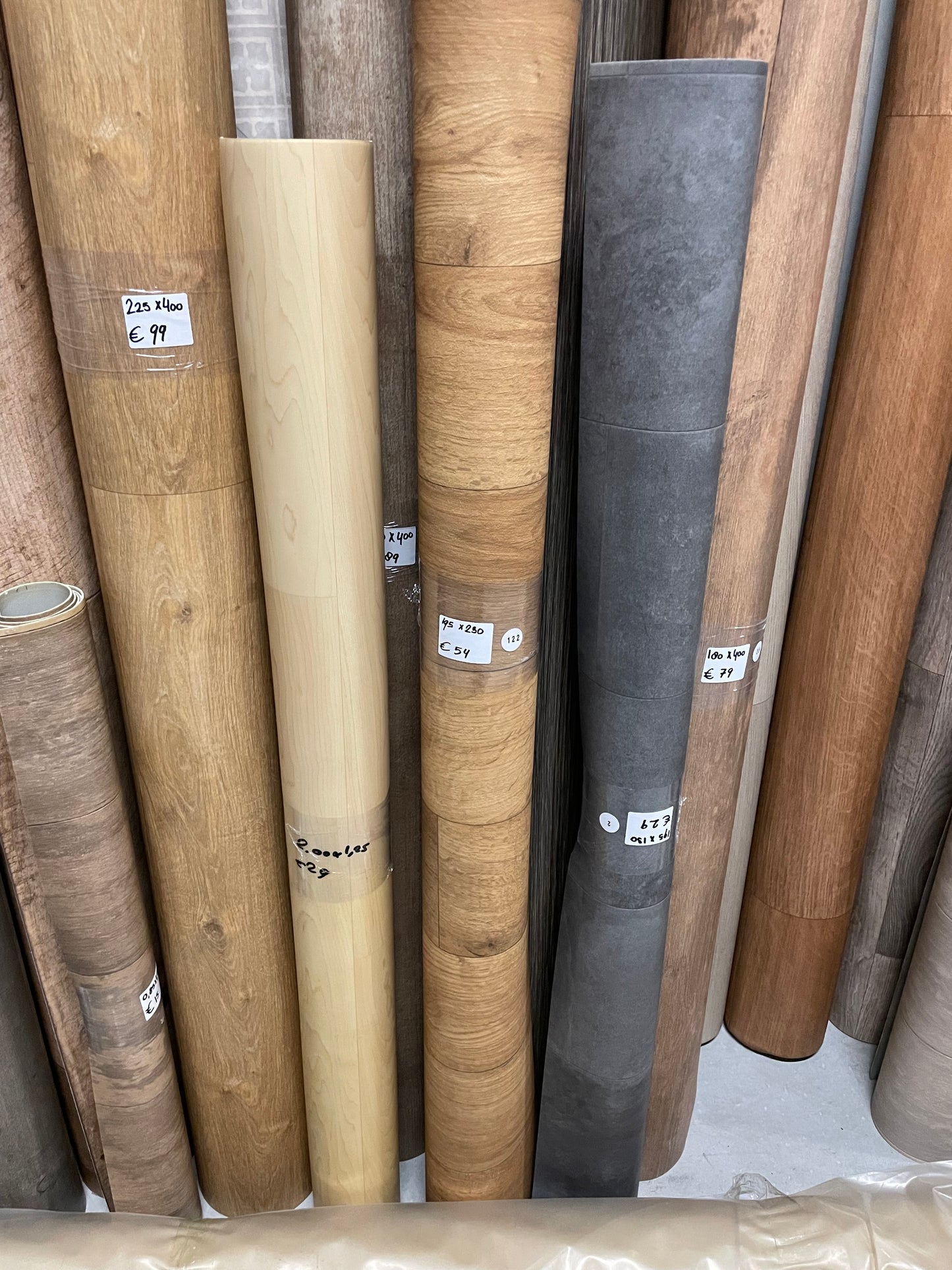 Modern Eiken Vinyl Restpartij |
1,95x2,30mtr - Vinylrestpartij.nl 