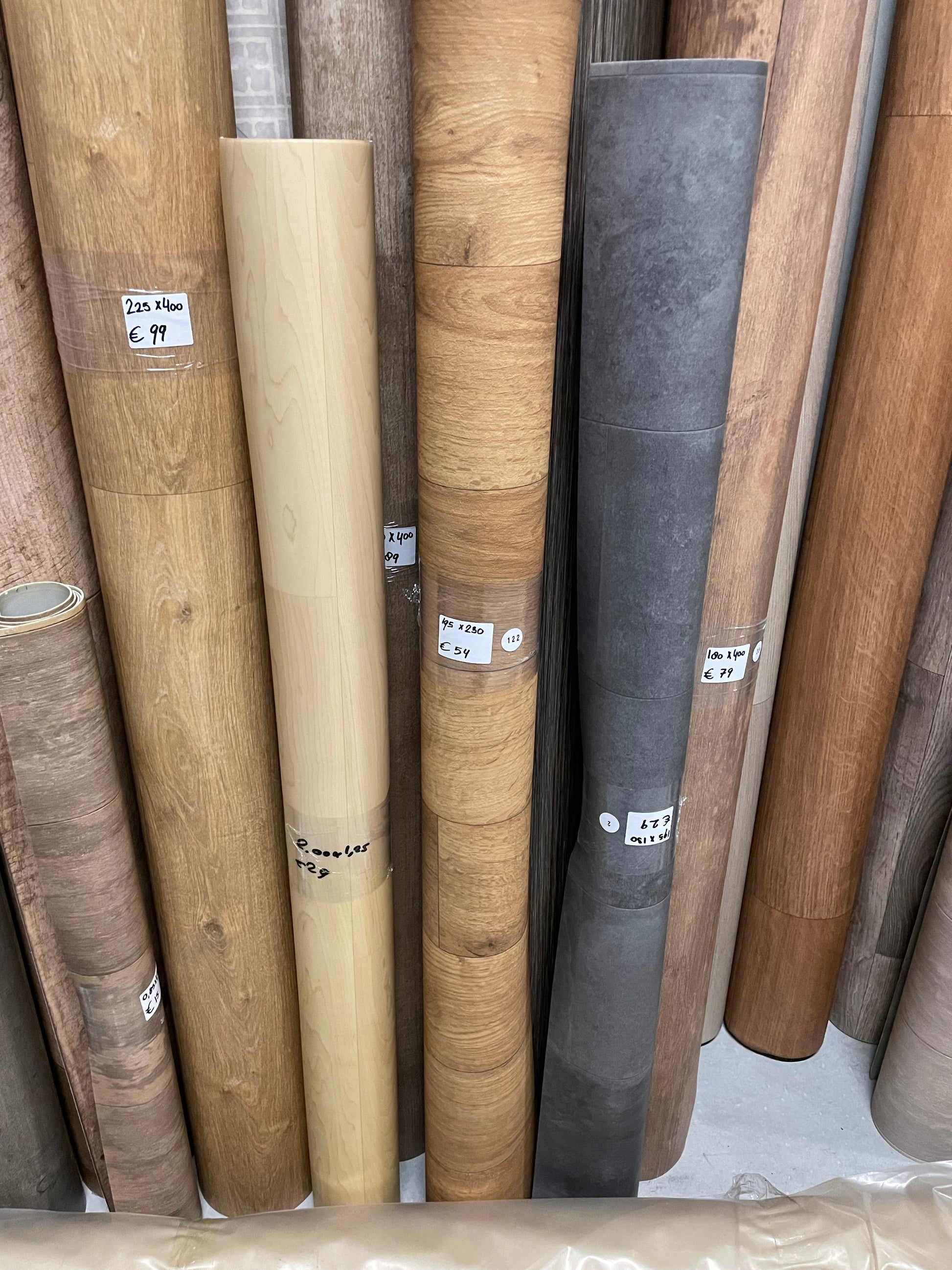 Modern Eiken Vinyl Restpartij |
1,95x2,30mtr - Vinylrestpartij.nl 