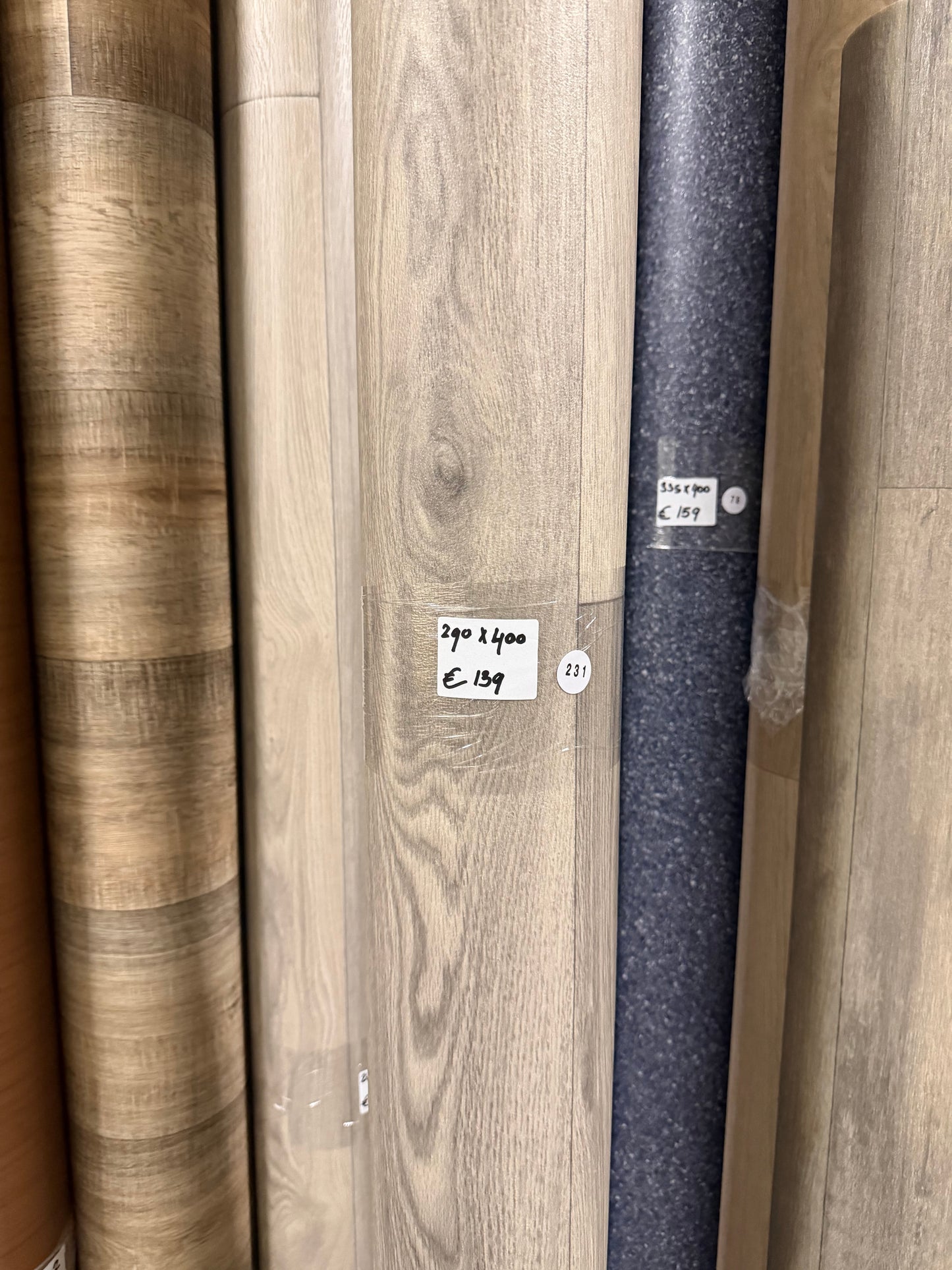 Licht Grijsbruin Eiken Vinyl Restpartij |
2,90x4,00mtr