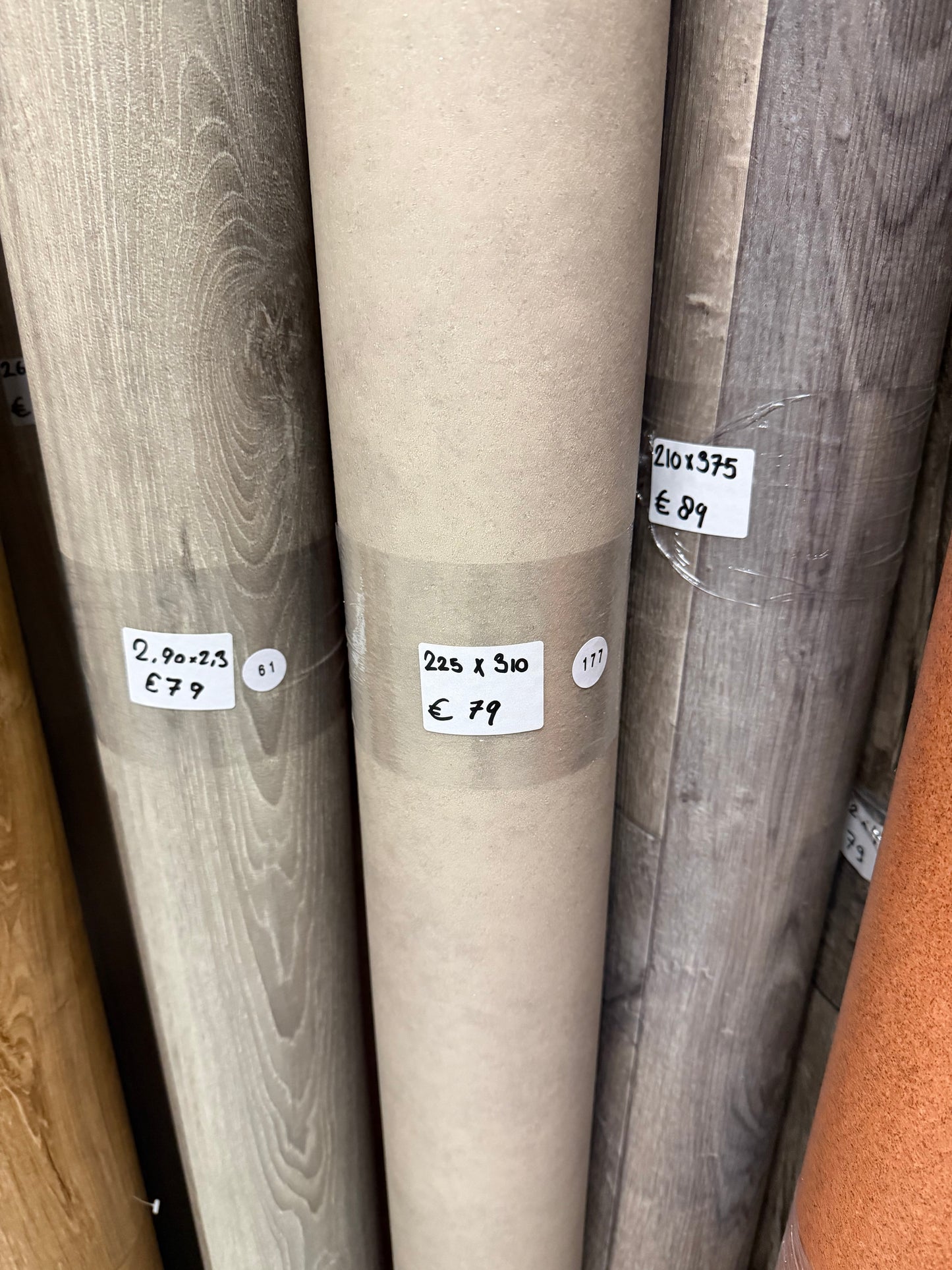 Licht Betonlook Vinyl Restpartij |
2,25x3,10mtr