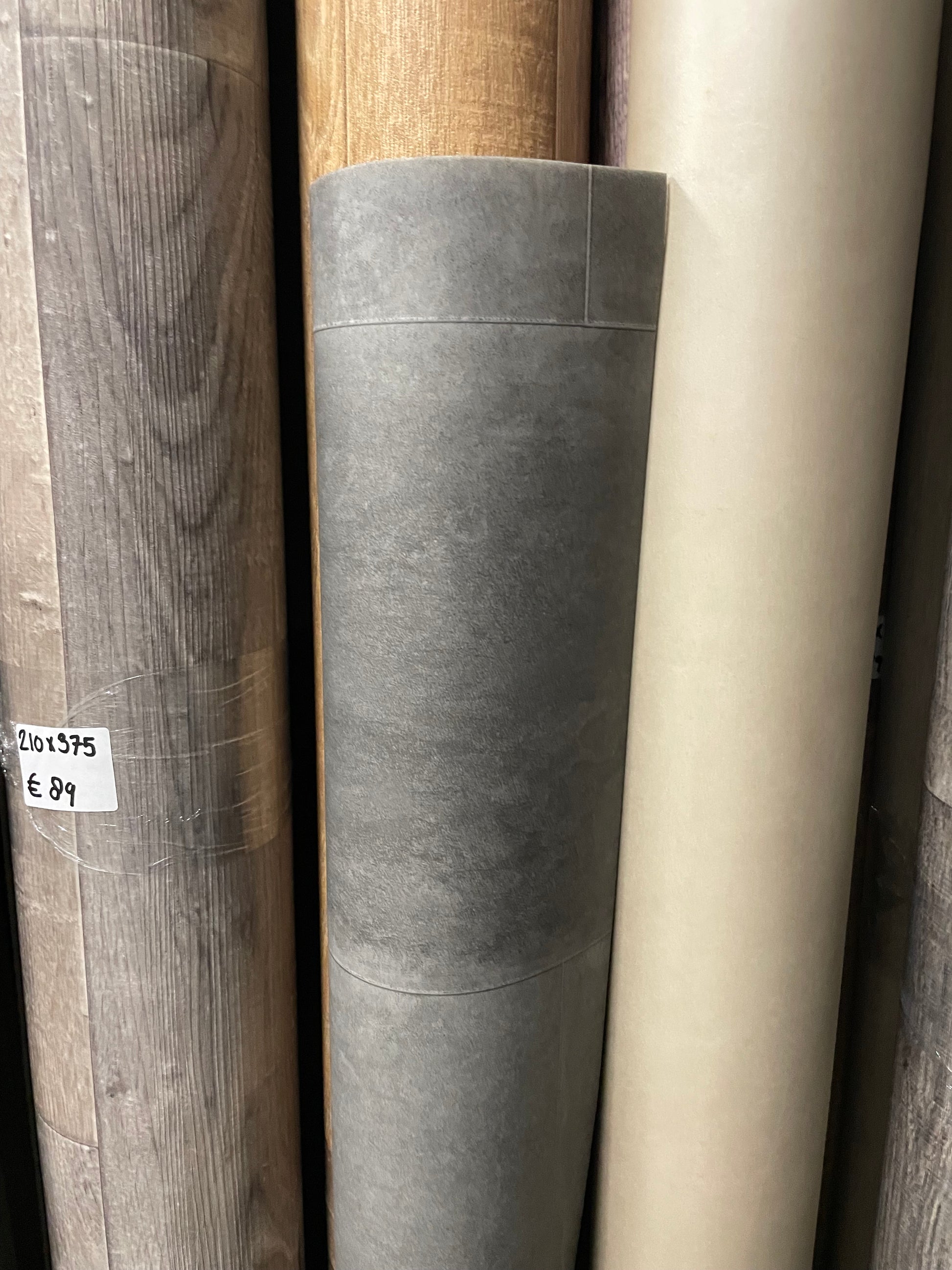Antraciet Tegellook Vinyl Restpartij | 1,95x1,30mtr - Vinylrestpartij.nl 