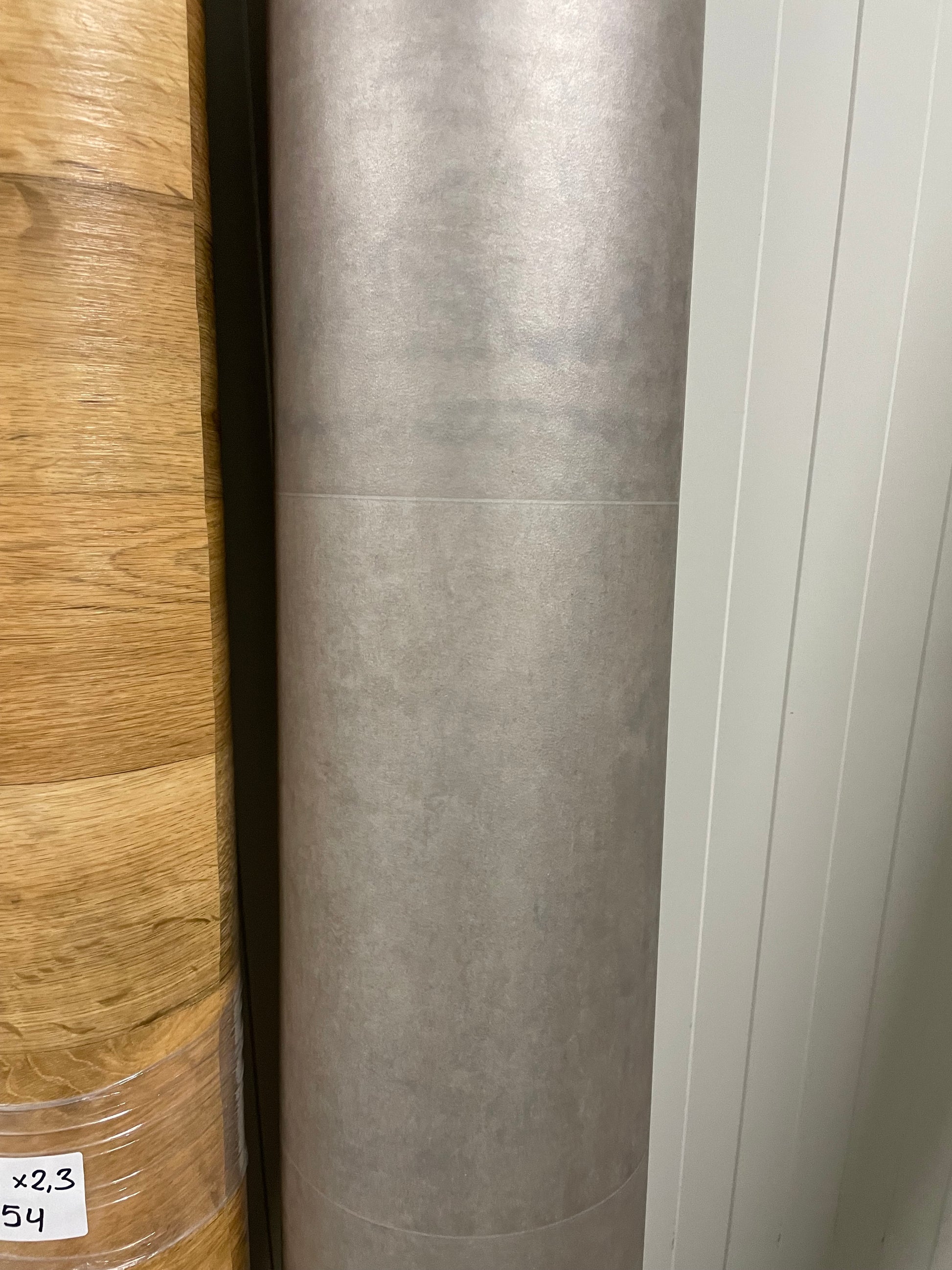 Betonlook Tegelmotief Vinyl Restpartij | 1,65x4,60mtr - Vinylrestpartij.nl 