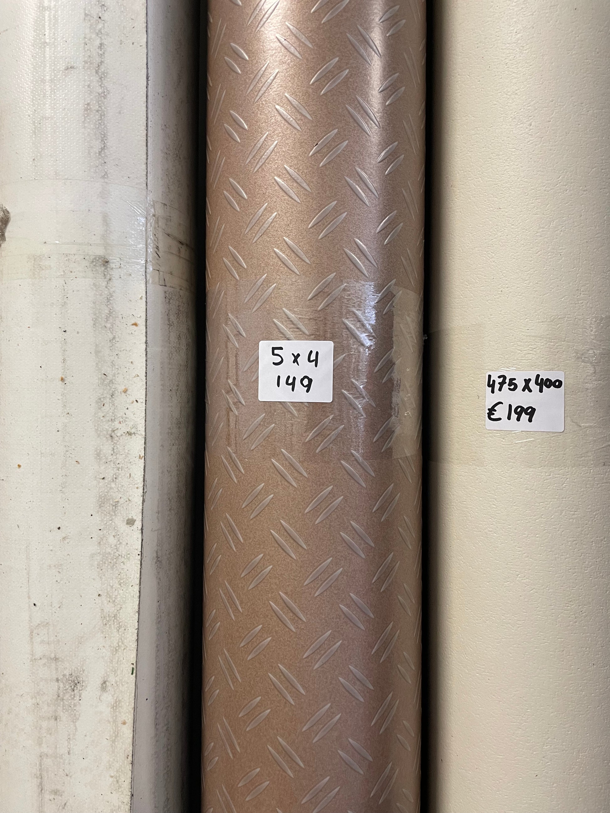 Brons Traanplaatmotief Vinyl Restpartij | 5,00x4,00mtr - Vinylrestpartij.nl 