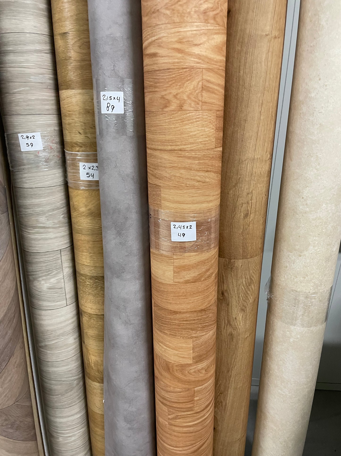 Bruin Eiken Smalle Planken Vinyl Restpartij | 2,00x2,45mtr - Vinylrestpartij.nl 