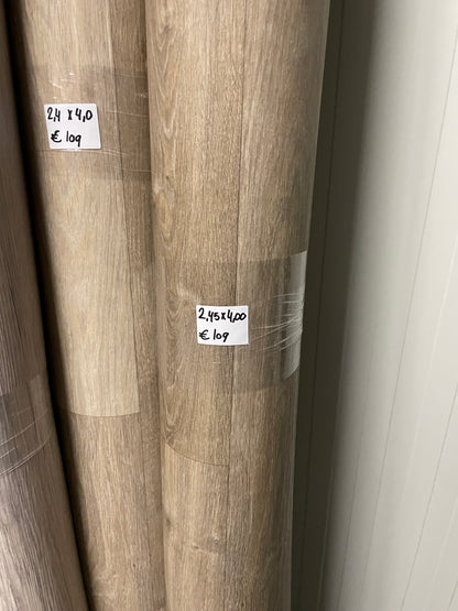 Bruin Eiken Vinyl Restpartij | 2,45x4,00mtr - Vinylrestpartij.nl 
