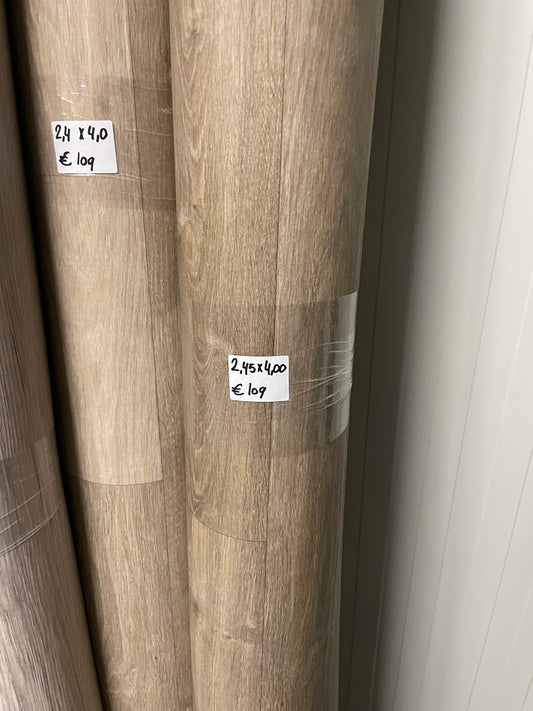 Bruin Eiken Vinyl Restpartij | 2,45x4,00mtr - Vinylrestpartij.nl 