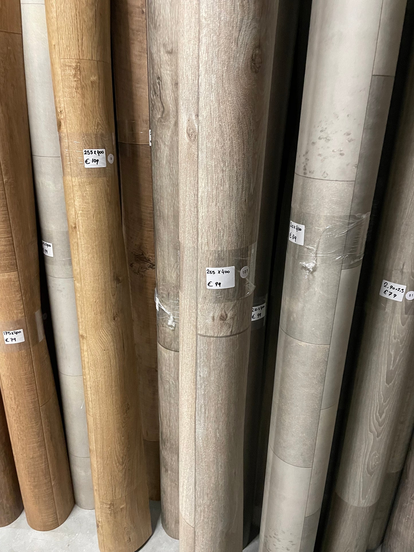 Bruin Landelijk Eiken Vinyl Restpartij | 2,55x4,00mtr - Vinylrestpartij.nl 