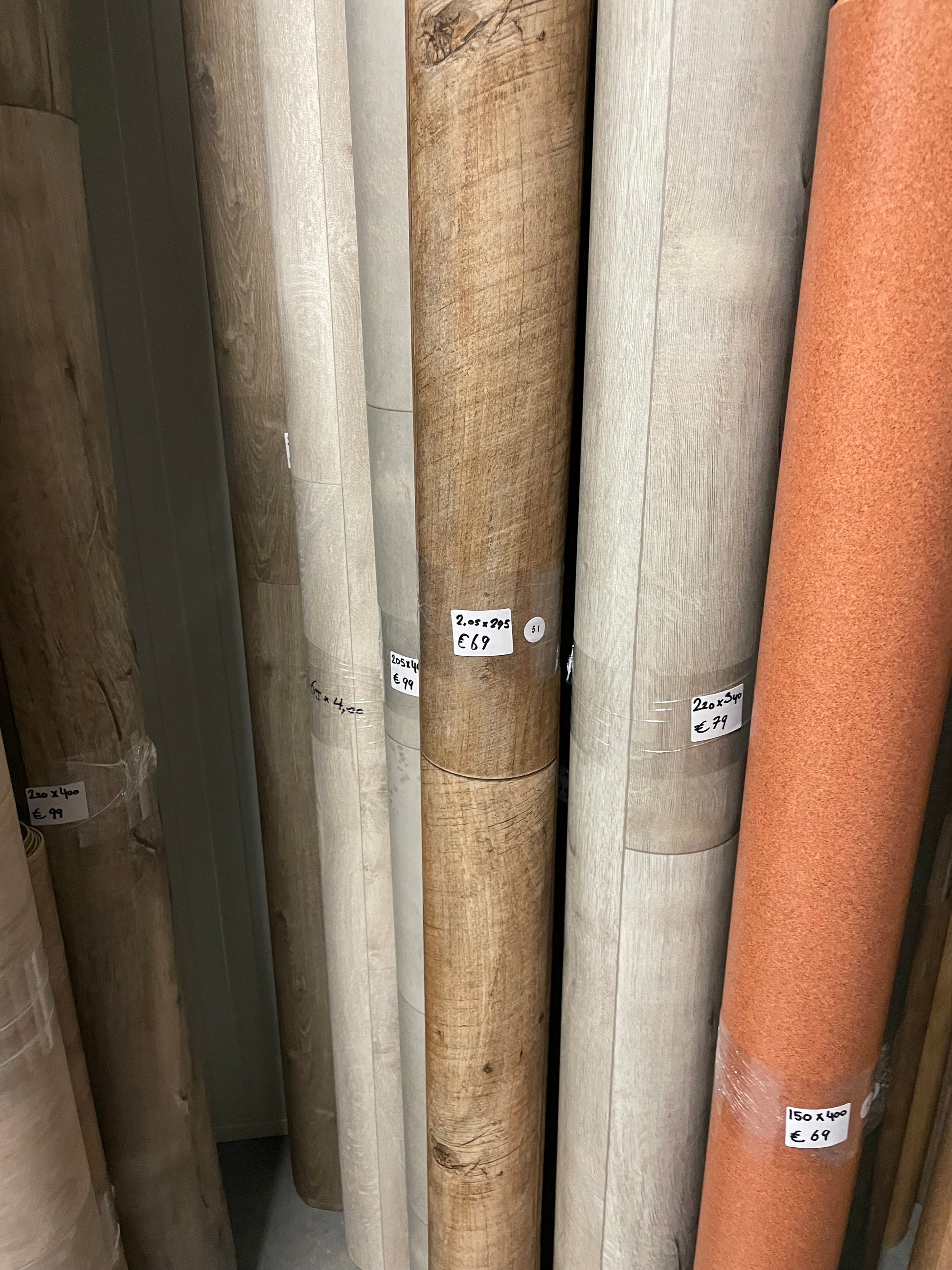Bruin Rustiek Eiken Vinyl Restpartij | 2,05x2,95mtr - Vinylrestpartij.nl 