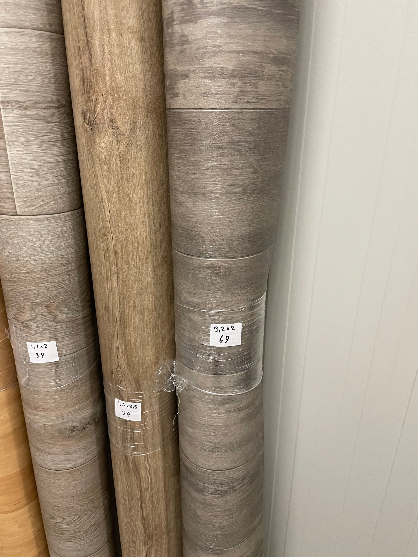 Donker Gevlekt Bruin Eiken Vinyl Restpartij | 2,00x3,20mtr - Vinylrestpartij.nl 