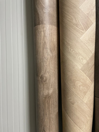 Donker Kastanjebruin Eiken Vinyl Restpartij |3,25x3,80mtr - Vinylrestpartij.nl 