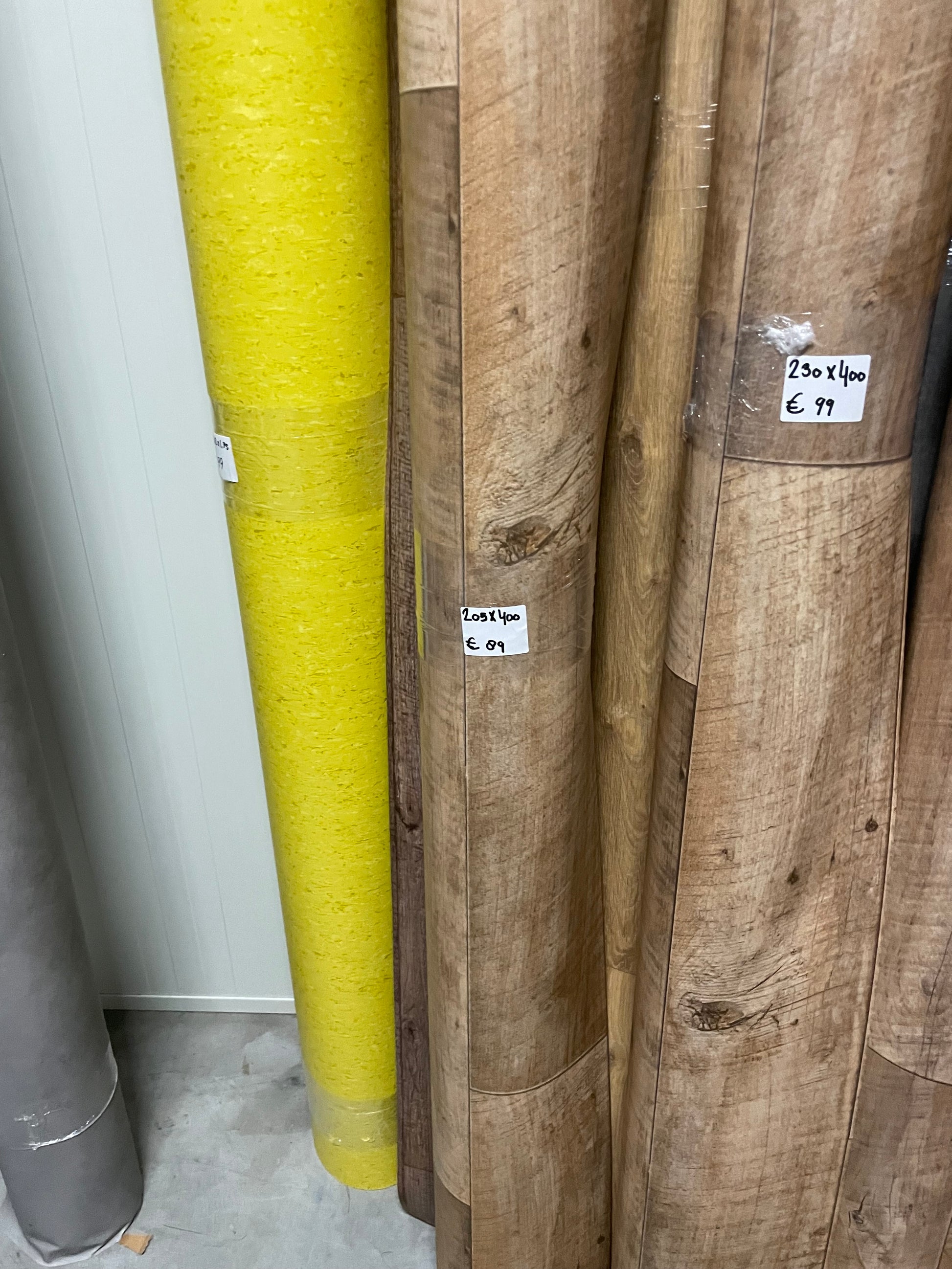 Donker Rustiek Eiken Vinyl Coupon | 2,05x4,00mtr - Vinylrestpartij.nl 