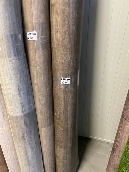 Donkerbruin Eiken Vinyl Restpartij | 2,15x4,00mtr - Vinylrestpartij.nl 