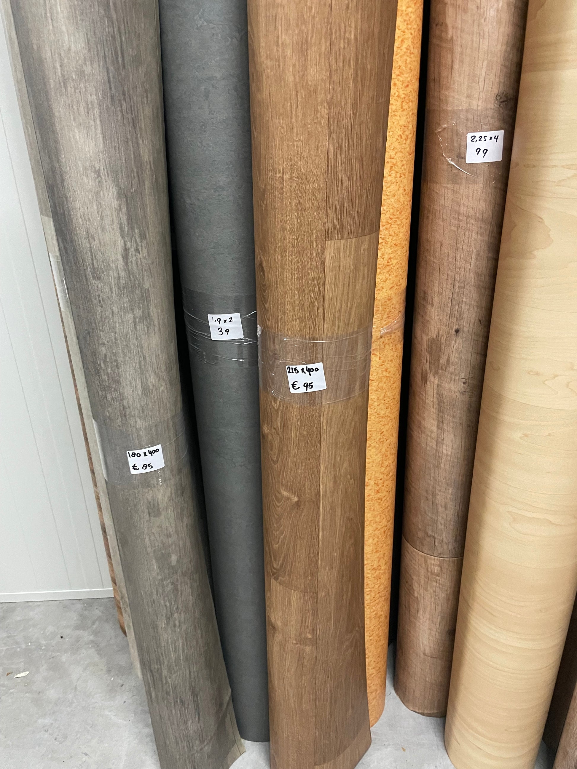 Donkerbruin Eiken Vinyl Restpartij | 2,15x4,00mtr - Vinylrestpartij.nl 