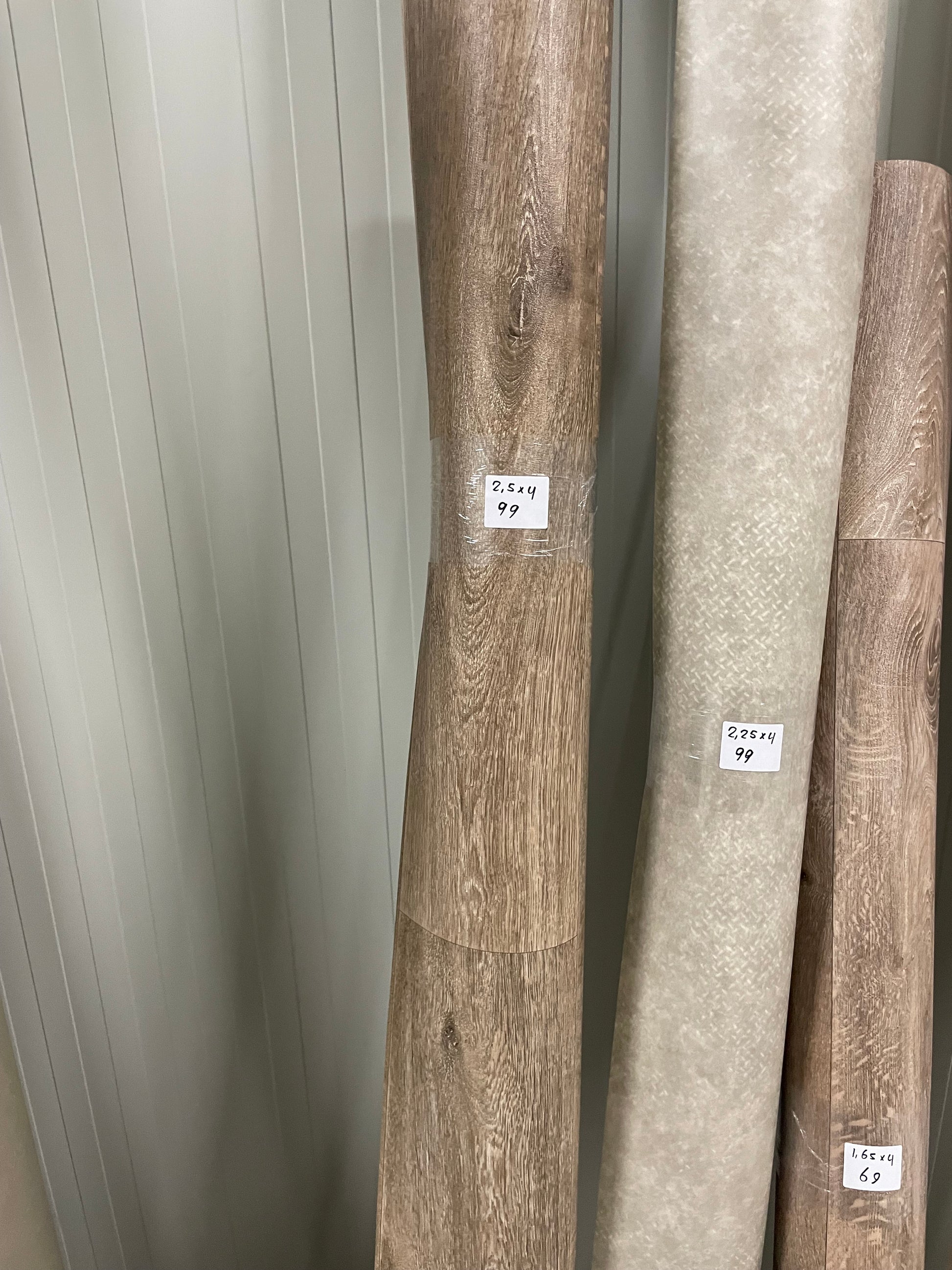 Donkerbruin Eiken Vinyl Restpartij | 2,50x4,00mtr - Vinylrestpartij.nl 