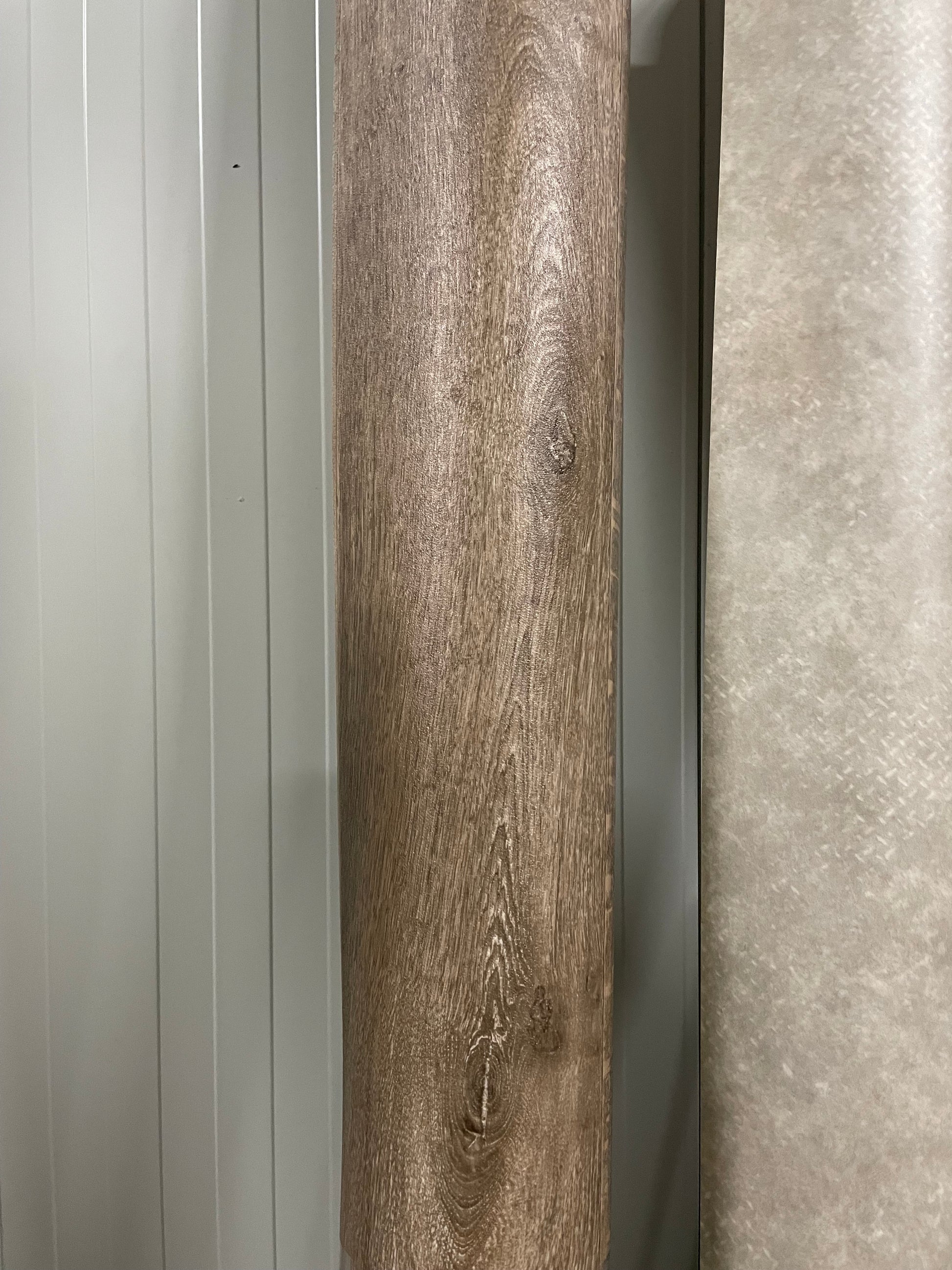 Donkerbruin Eiken Vinyl Restpartij | 2,50x4,00mtr - Vinylrestpartij.nl 