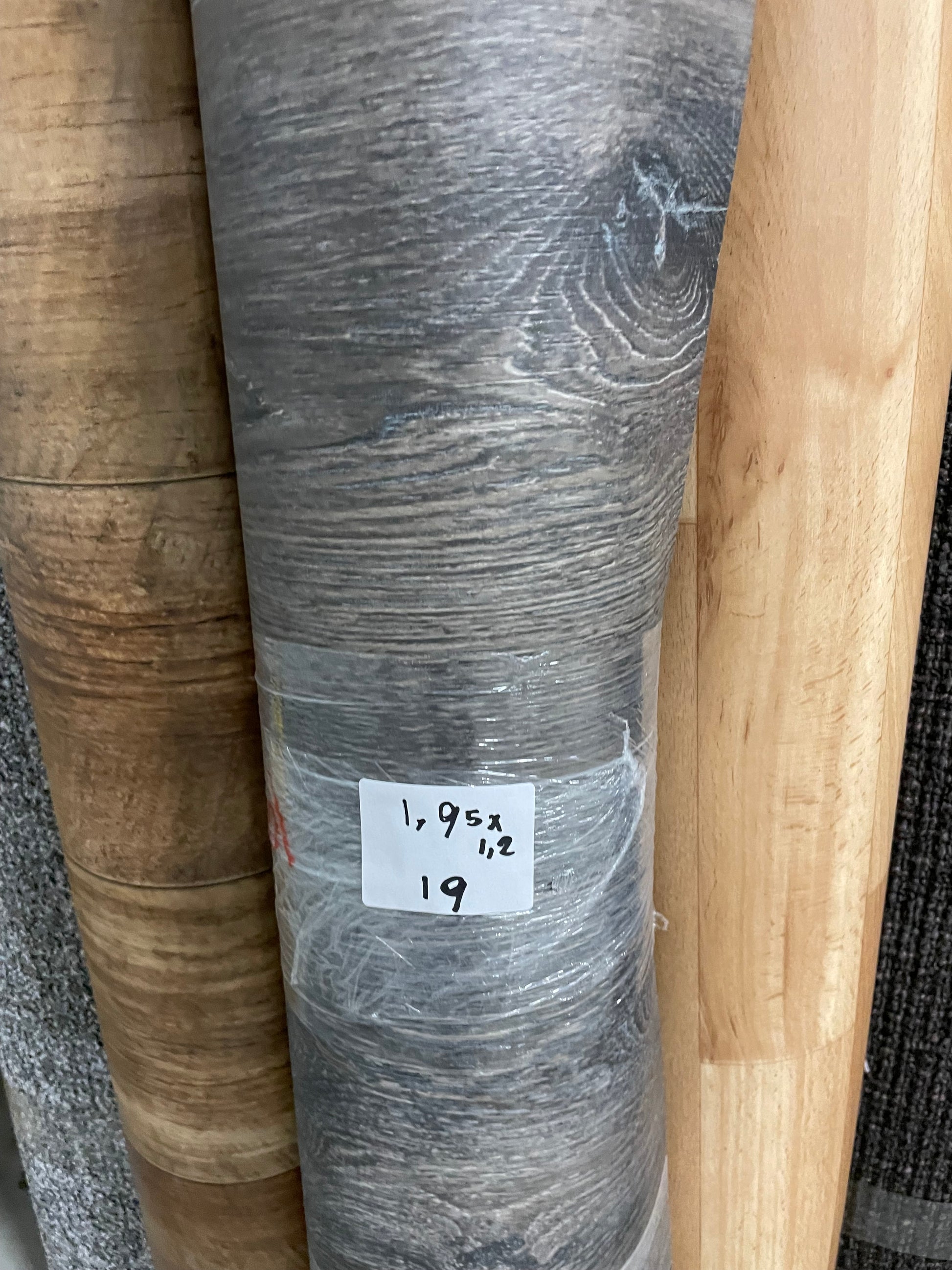 Donkergrijs Eiken Vinyl Restpartij | 1,20x1,95mtr - Vinylrestpartij.nl 