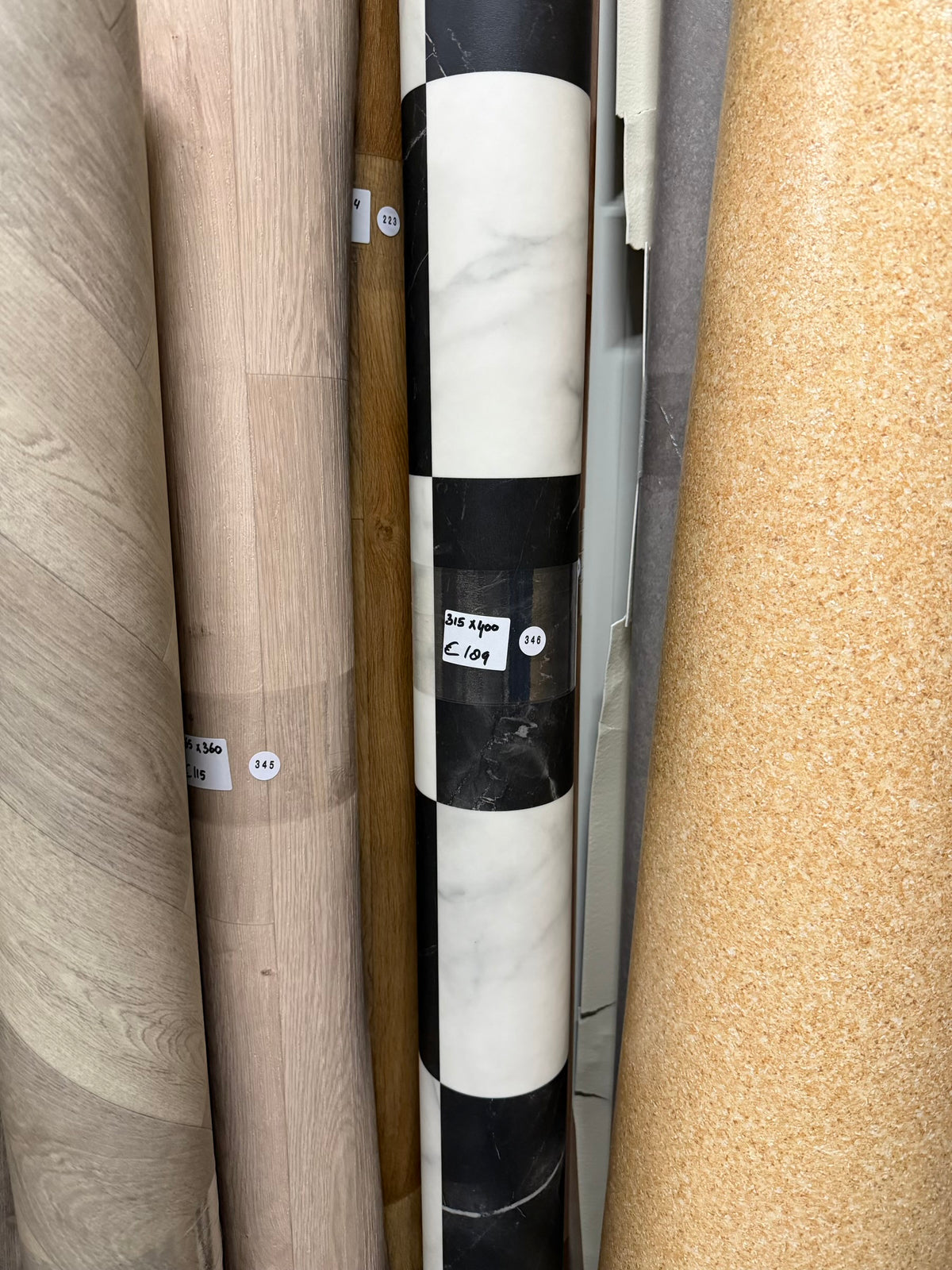 Zwart/Wit Geblokt Gemarmed Vinyl Restpartij | 3,15x4,00 (12,6m2)