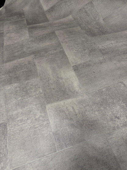Visgraat Grijs BetonlookVinyl Restpartij |
3,90x4,00mtr