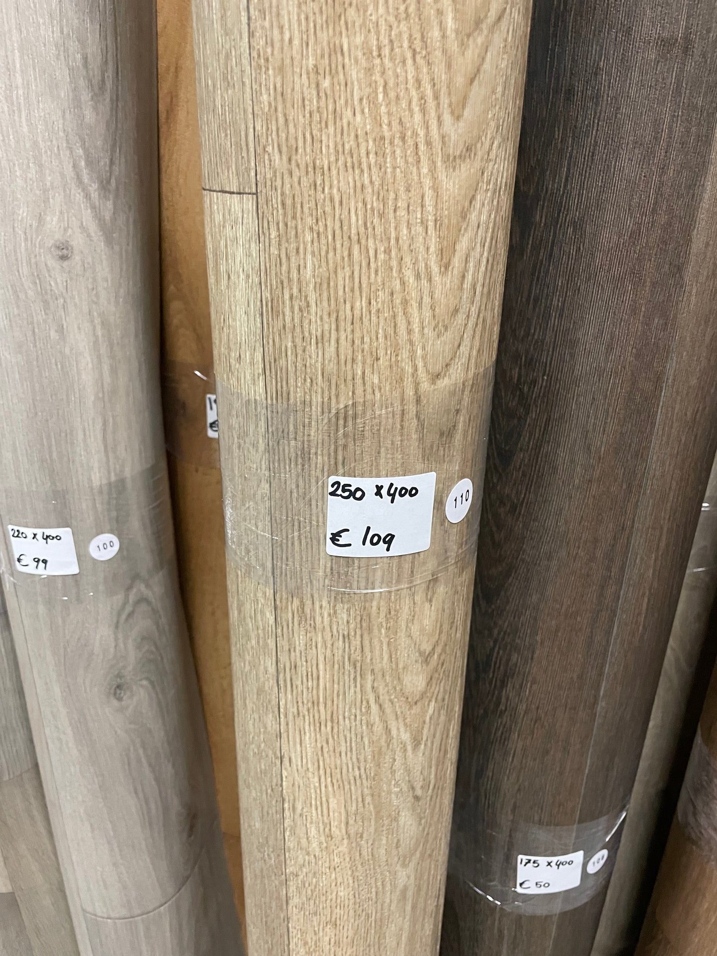 Eiken Vinyl Restpartij |
2,50x4,00mtr - Vinylrestpartij.nl 