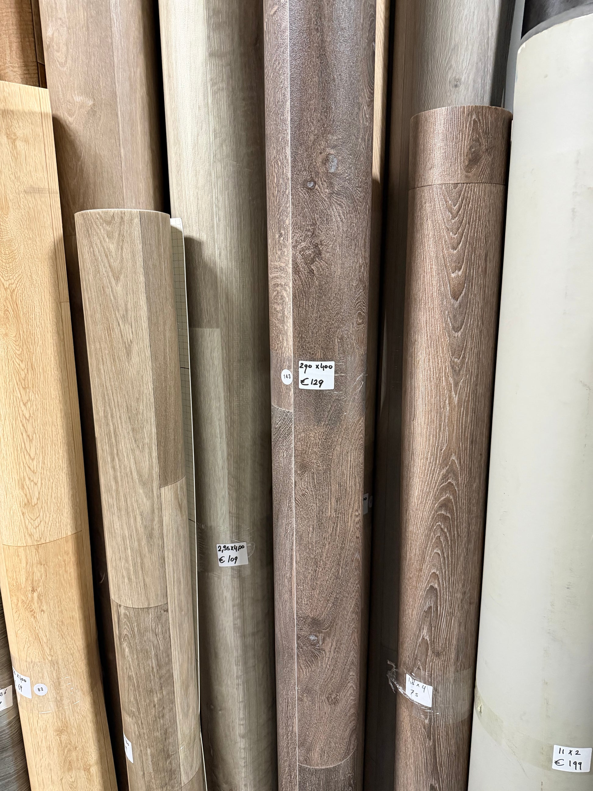 Grijsbruin Rustiek Eiken Vinyl Restpartij |
2,90x4,00mtr - Vinylrestpartij.nl 