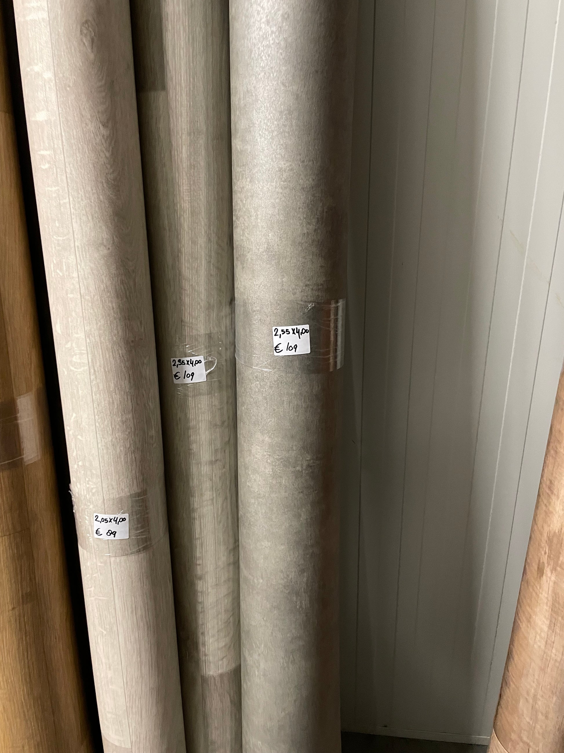 Grijs Betonlook Vinyl Restpartij | 2,55x4,00mtr - Vinylrestpartij.nl 