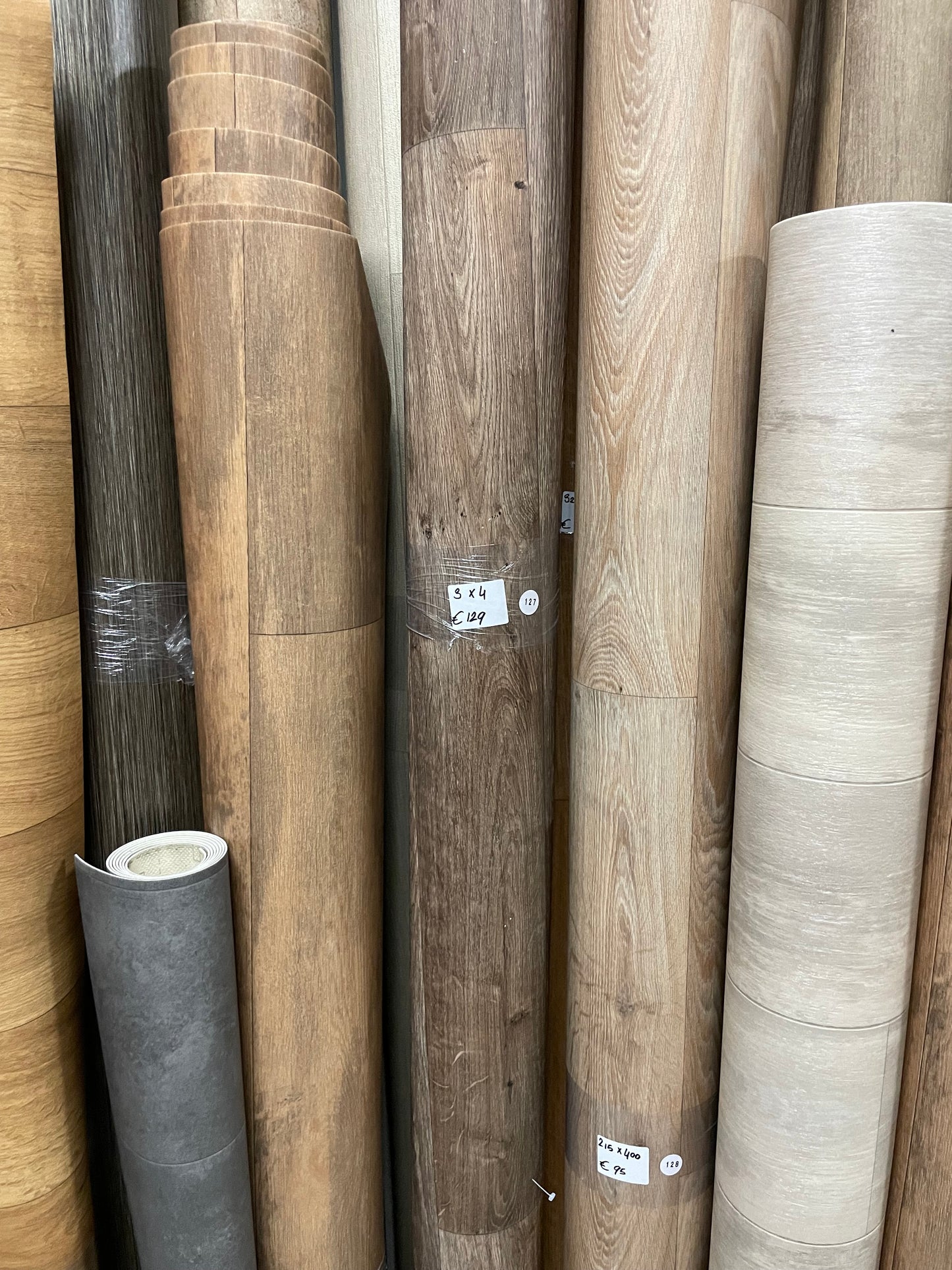 Grijsbruin Landelijk Eiken Vinyl Restpartij |
3,00x4,00mtr - Vinylrestpartij.nl 