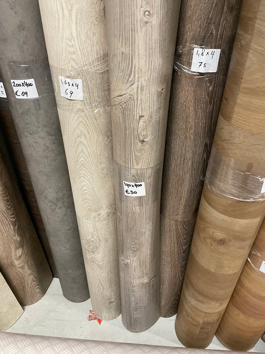 Grijsbruin Pijnboom Vinyl Restpartij | 1,40x4,00mtr - Vinylrestpartij.nl 