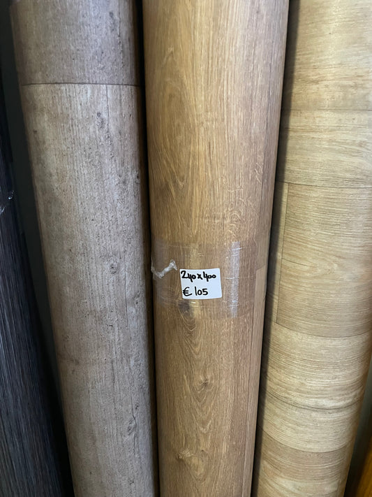 Karamel Eiken Vinyl Restpartij | 2,40x4,00mtr - Vinylrestpartij.nl 