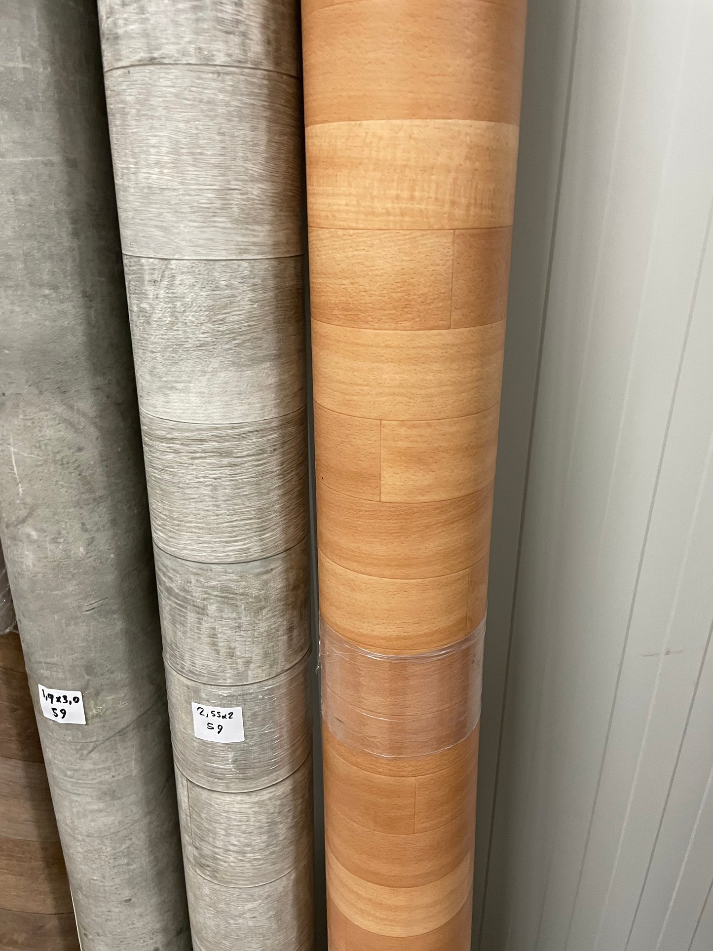 Klassiek Eiken in Smalle Planken Vinyl Restpartij | 2,00x3,20mtr - Vinylrestpartij.nl 