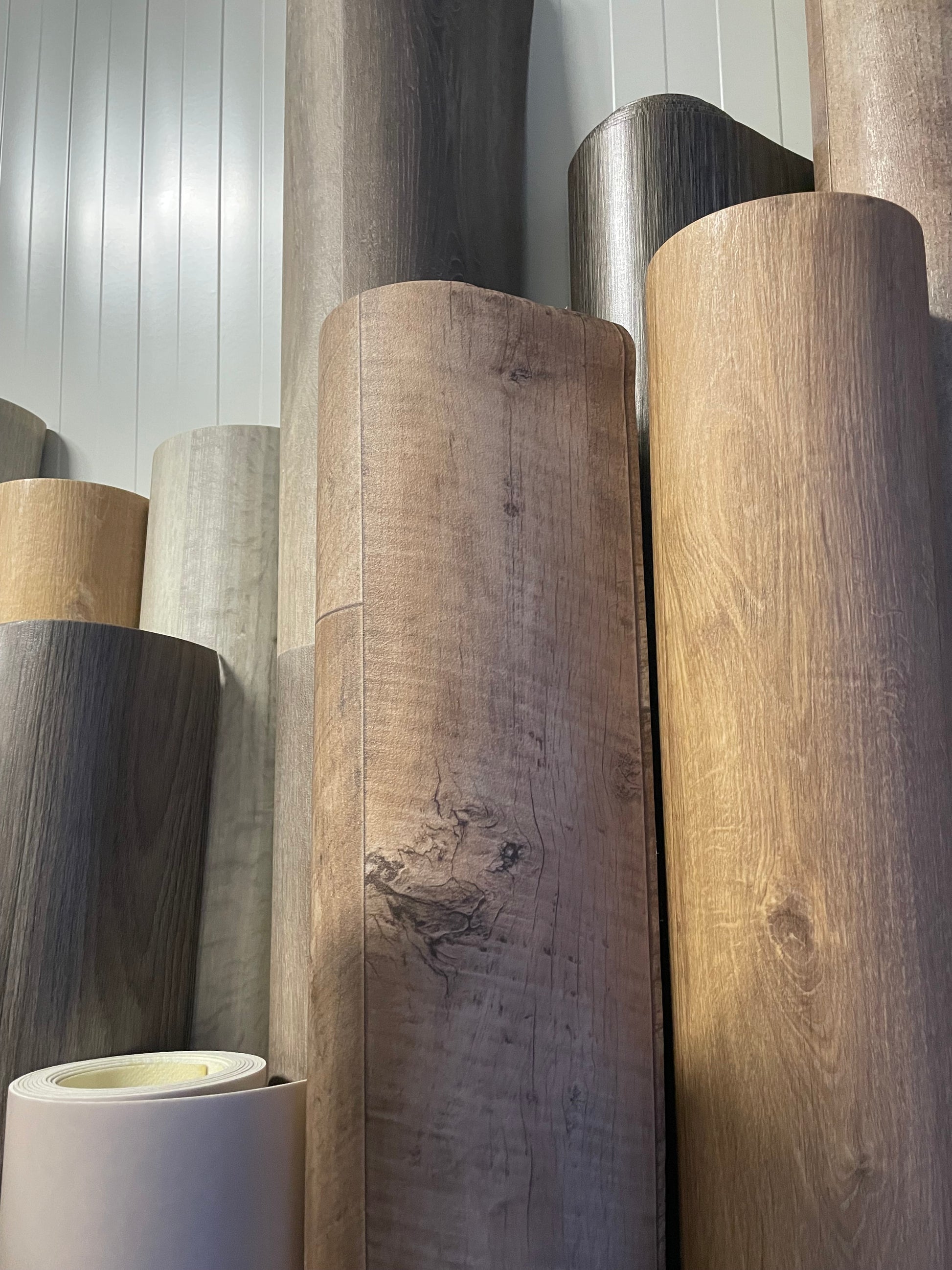 Landelijk Donkerbruin Eiken Vinyl Restpartij | 2,40x4,00mtr - Vinylrestpartij.nl 