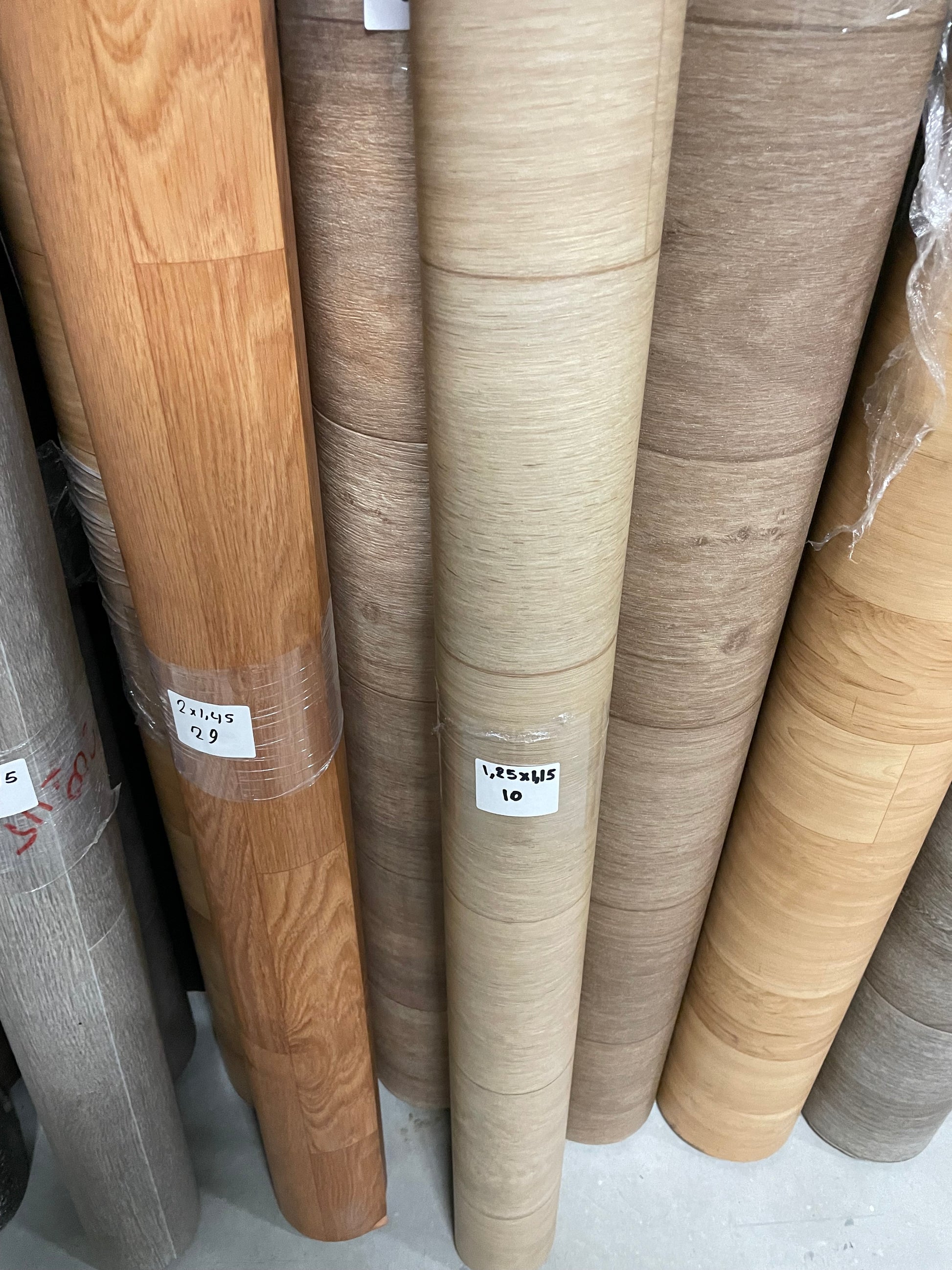 Licht Bruin Eiken Brede Planken Vinyl Restpartij | 1,15x1,25mtr - Vinylrestpartij.nl 
