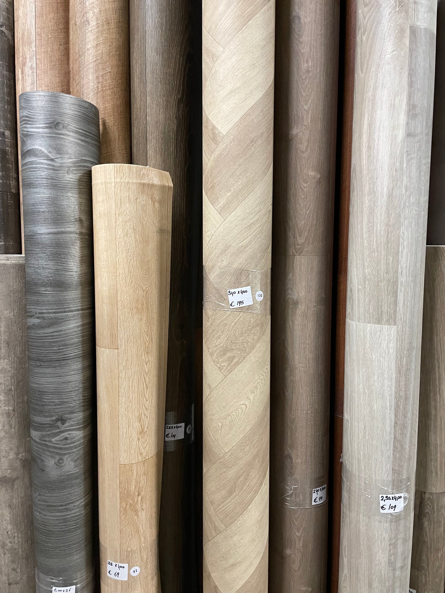Licht Eiken Visgraat Vinyl Restpartij |
3,40x4,00mtr - Vinylrestpartij.nl 