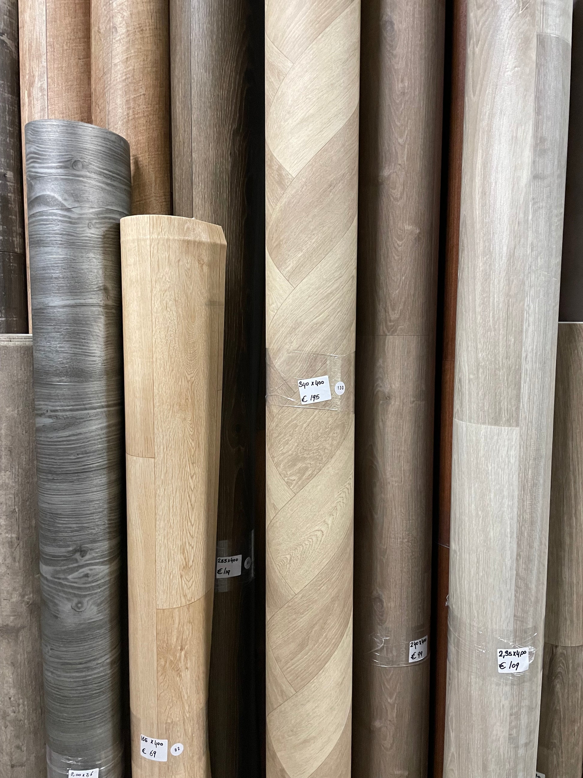 Licht Eiken Visgraat Vinyl Restpartij |
3,40x4,00mtr - Vinylrestpartij.nl 