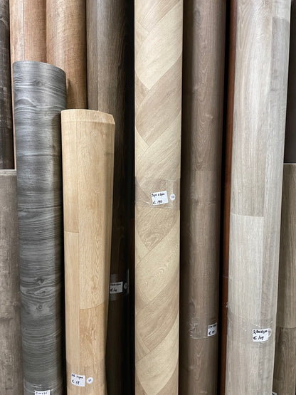 Licht Eiken Visgraat Vinyl Restpartij |
3,40x4,00mtr - Vinylrestpartij.nl 