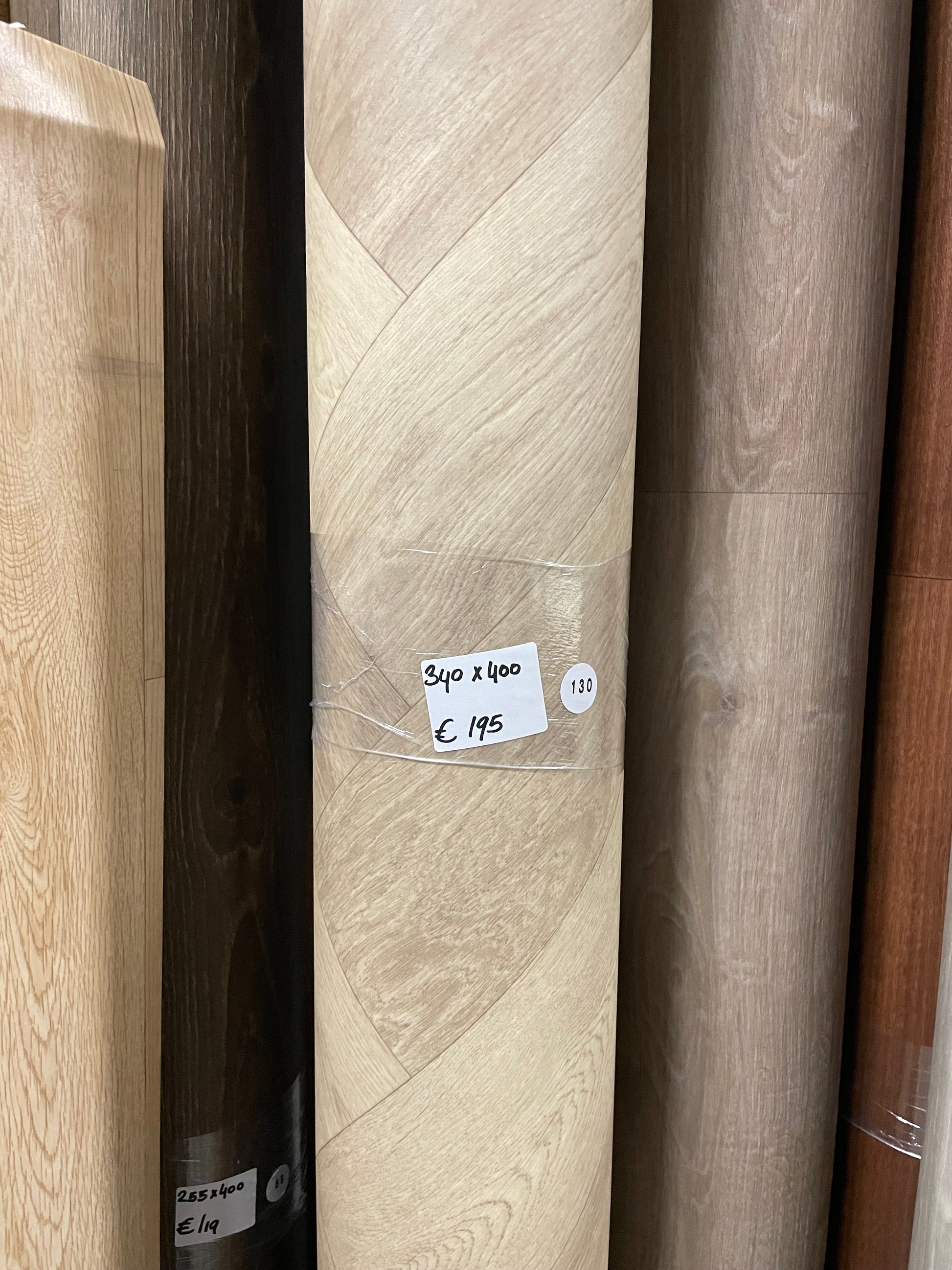 Licht Eiken Visgraat Vinyl Restpartij |
3,40x4,00mtr - Vinylrestpartij.nl 
