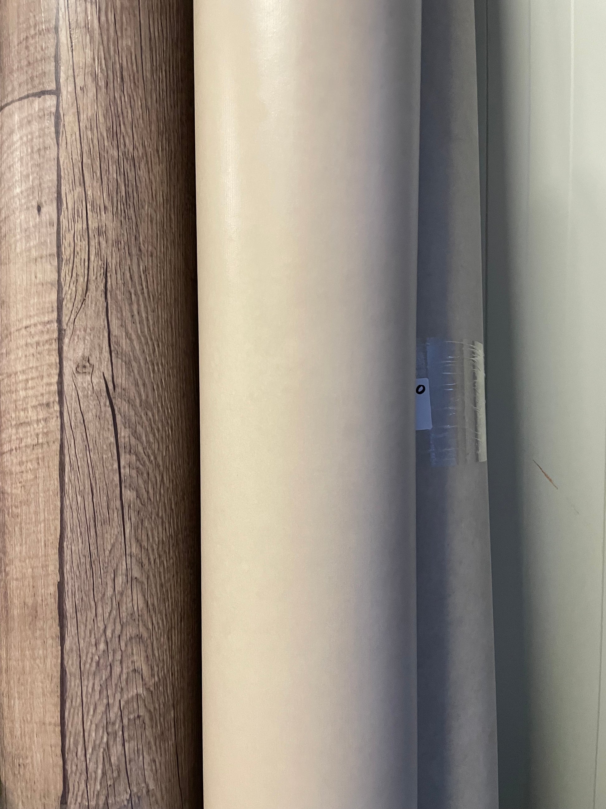 Licht Gietvloer Look Vinyl Restpartij | 1,95x4,00mtr - Vinylrestpartij.nl 