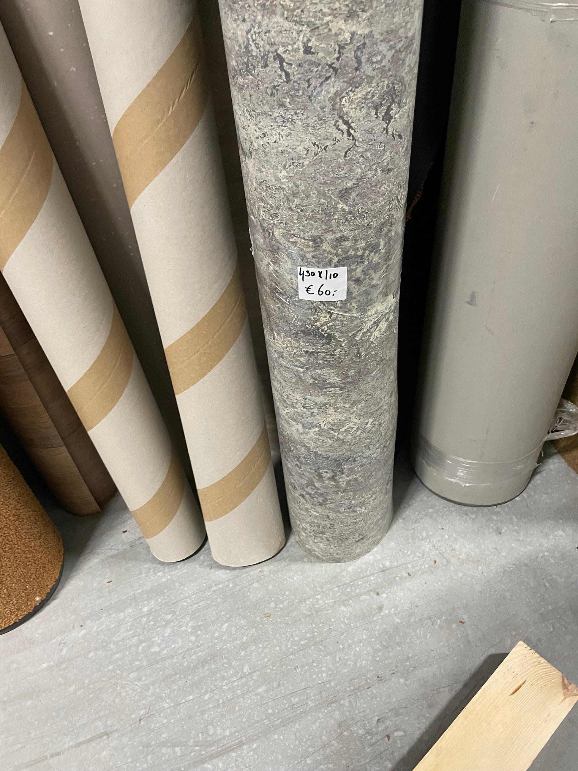 Marmoleum Grijs Gemelêerd Restpartij | 1,10x4,30mtr - Vinylrestpartij.nl 