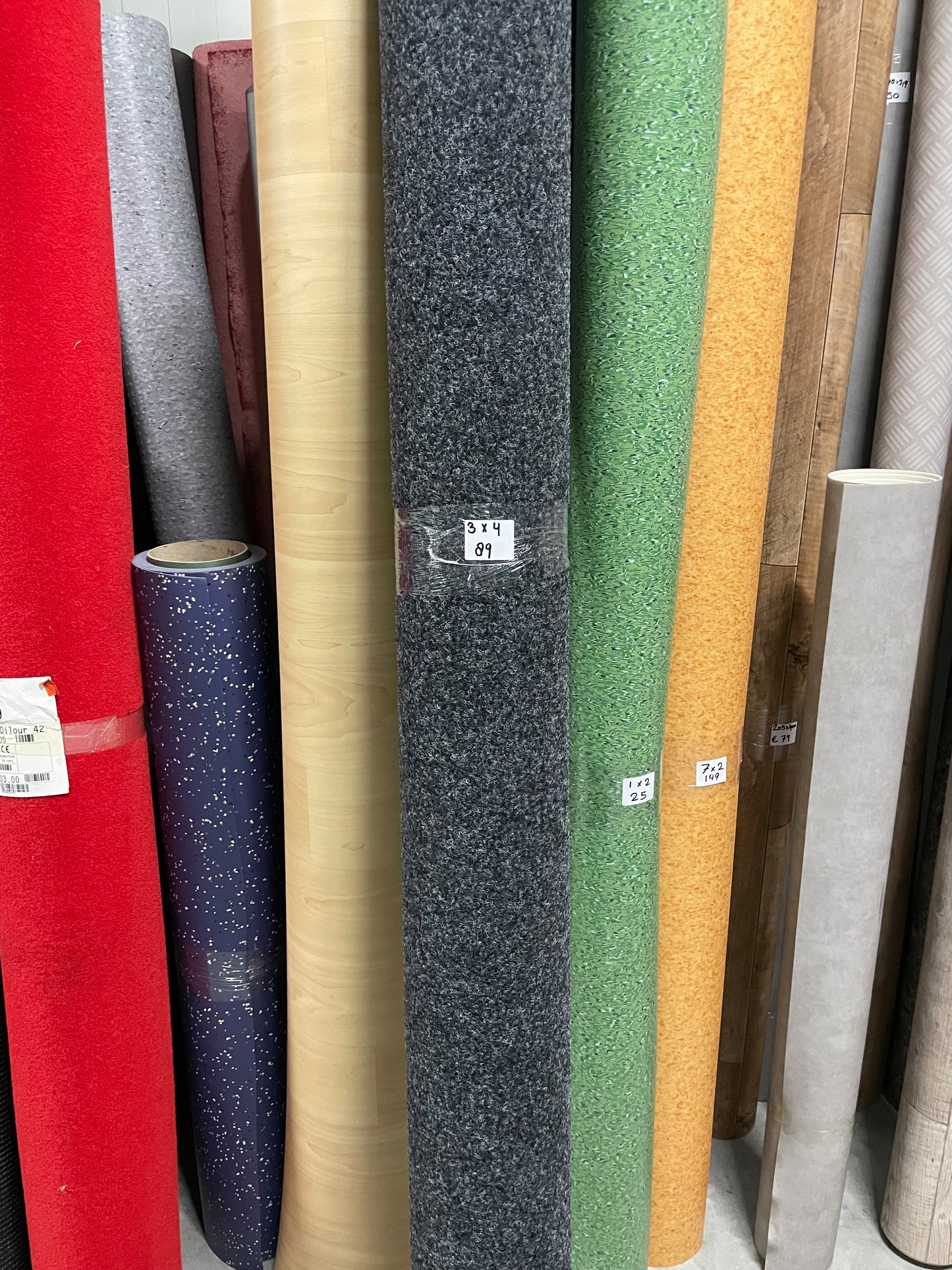 Naaldvilt Antraciet Trap Tapijt Restpartij | 3,00x4,00mtr - Vinylrestpartij.nl 