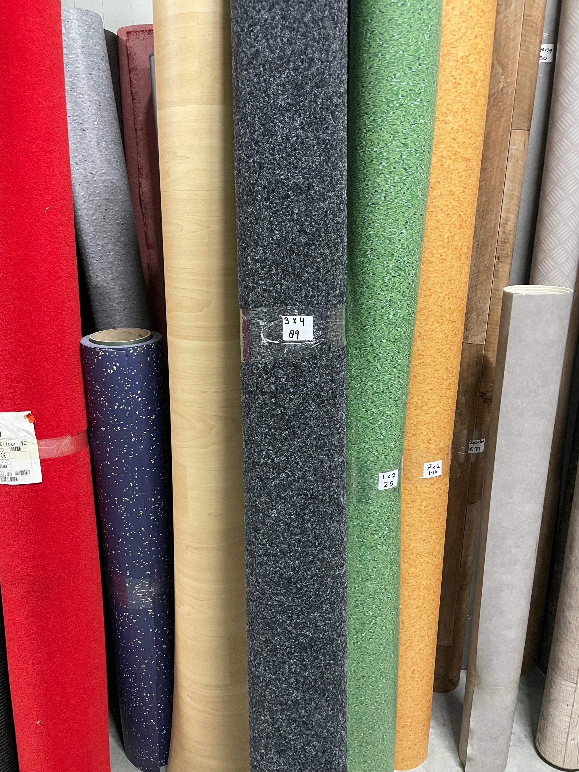 Naaldvilt Antraciet Trap Tapijt Restpartij | 3,00x4,00mtr - Vinylrestpartij.nl 