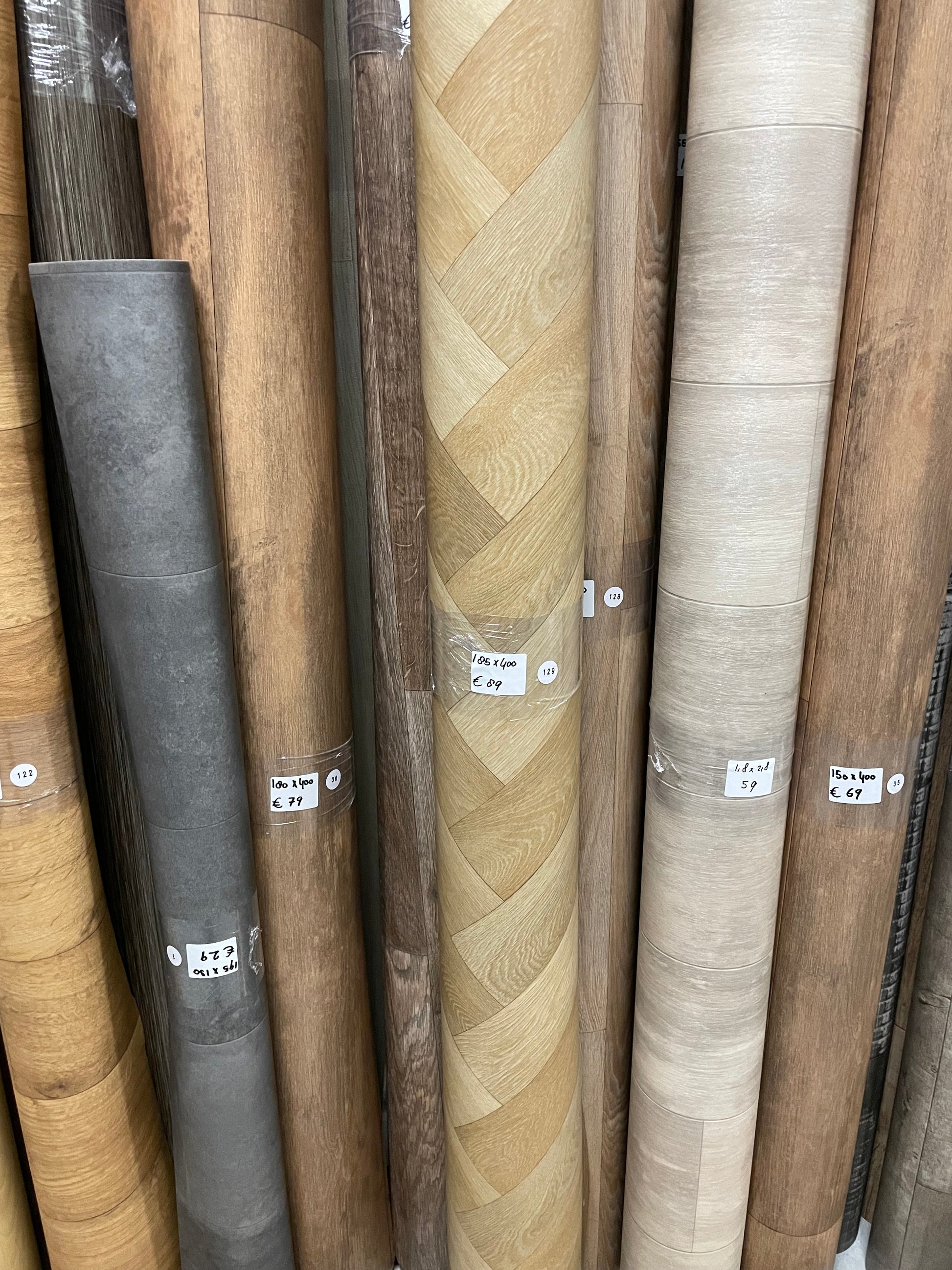 Naturel Licht Eiken Visgraat Vinyl Coupon |
1,85x4,00mtr - Vinylrestpartij.nl 