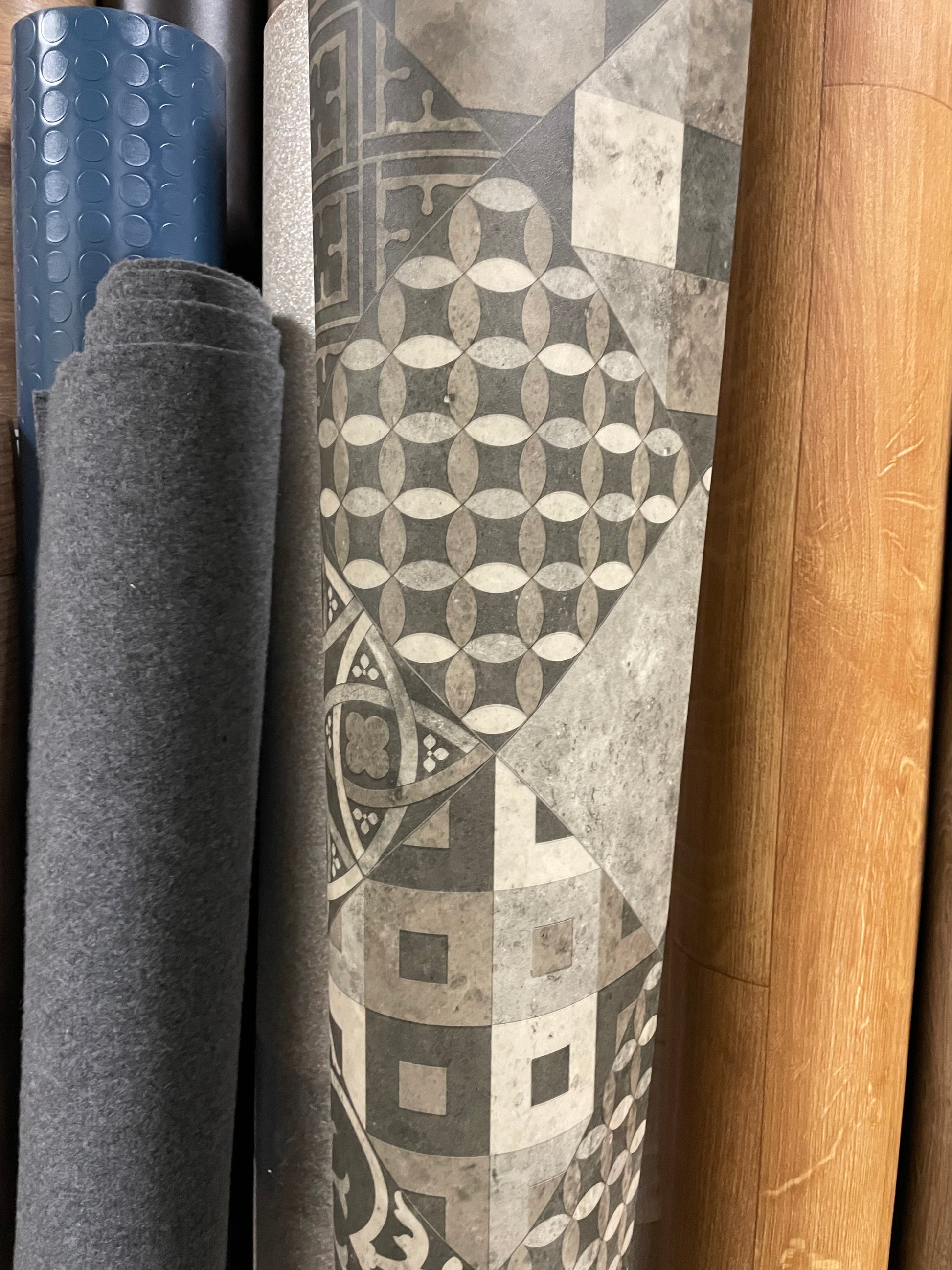 Portugese Tegels Donker Vinyl Restpartij |2,05x4,00mtr - Vinylrestpartij.nl 