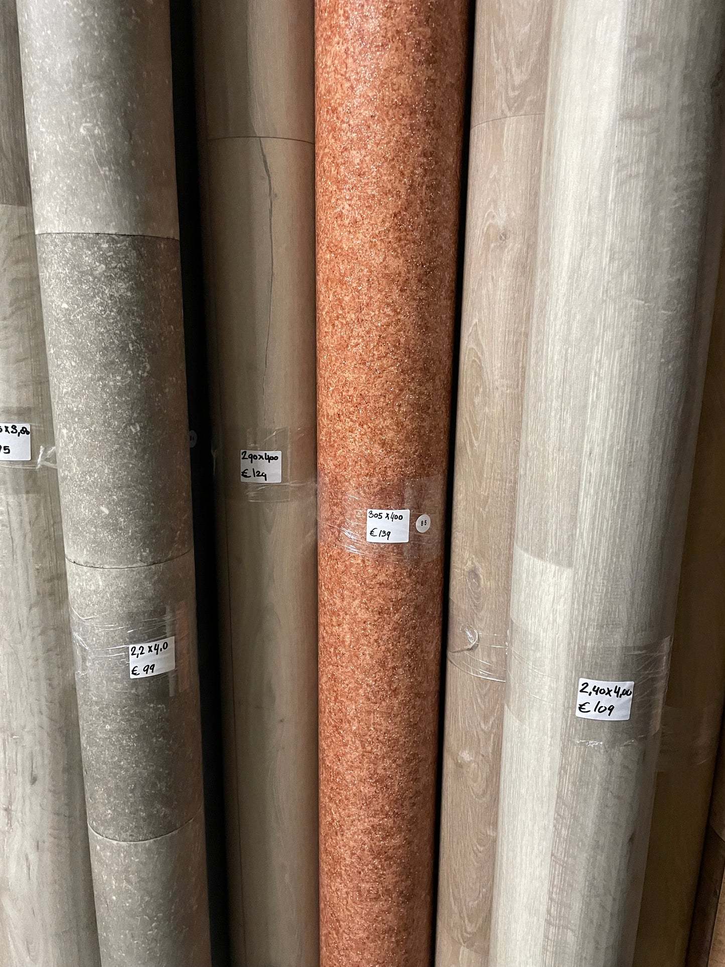 Rood Granietlook Vinyl Restpartij | 3,05x4,00mtr - Vinylrestpartij.nl 